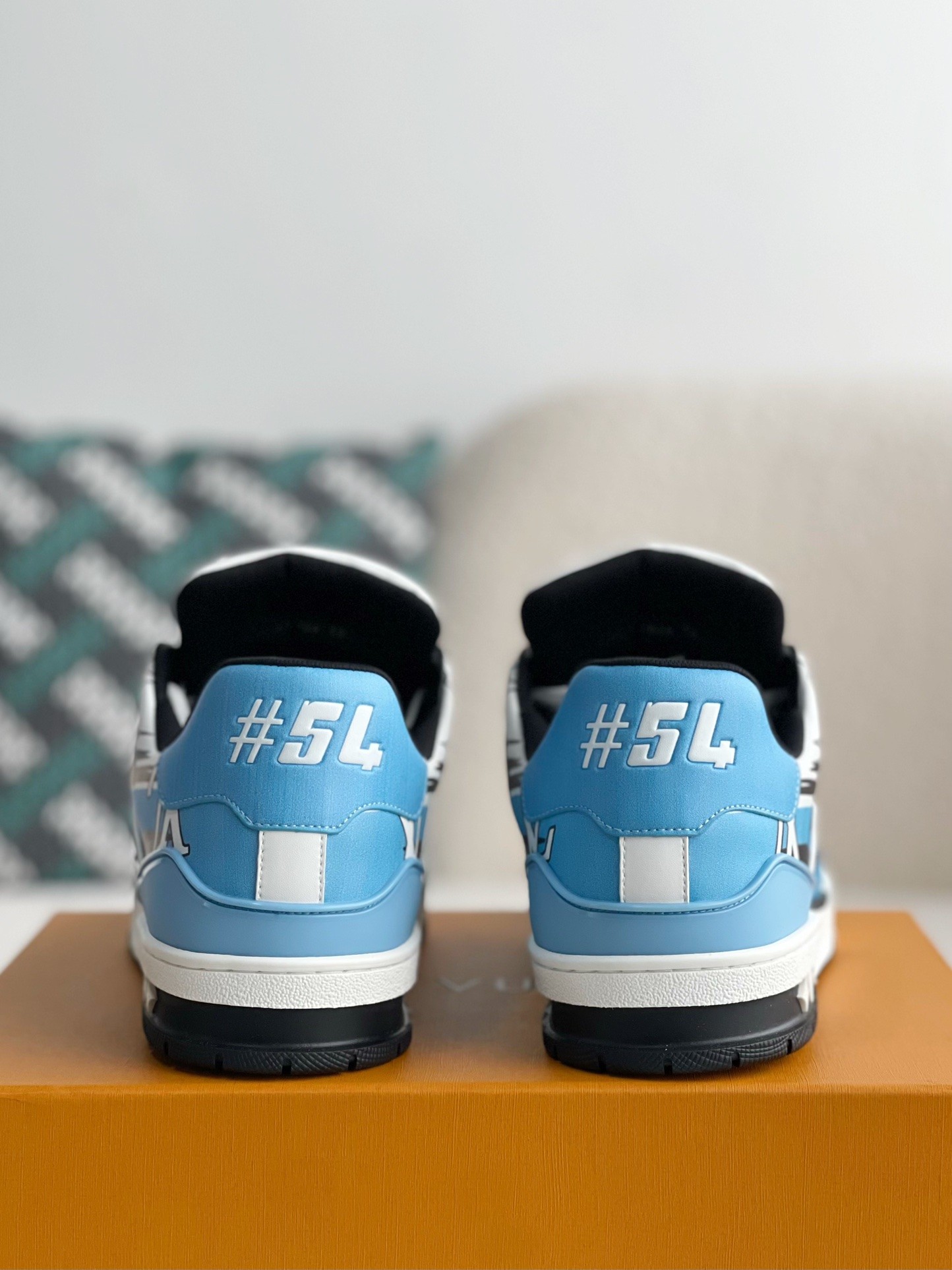 L X V TRAINER 1A9IQ5 Sneakers detail 3