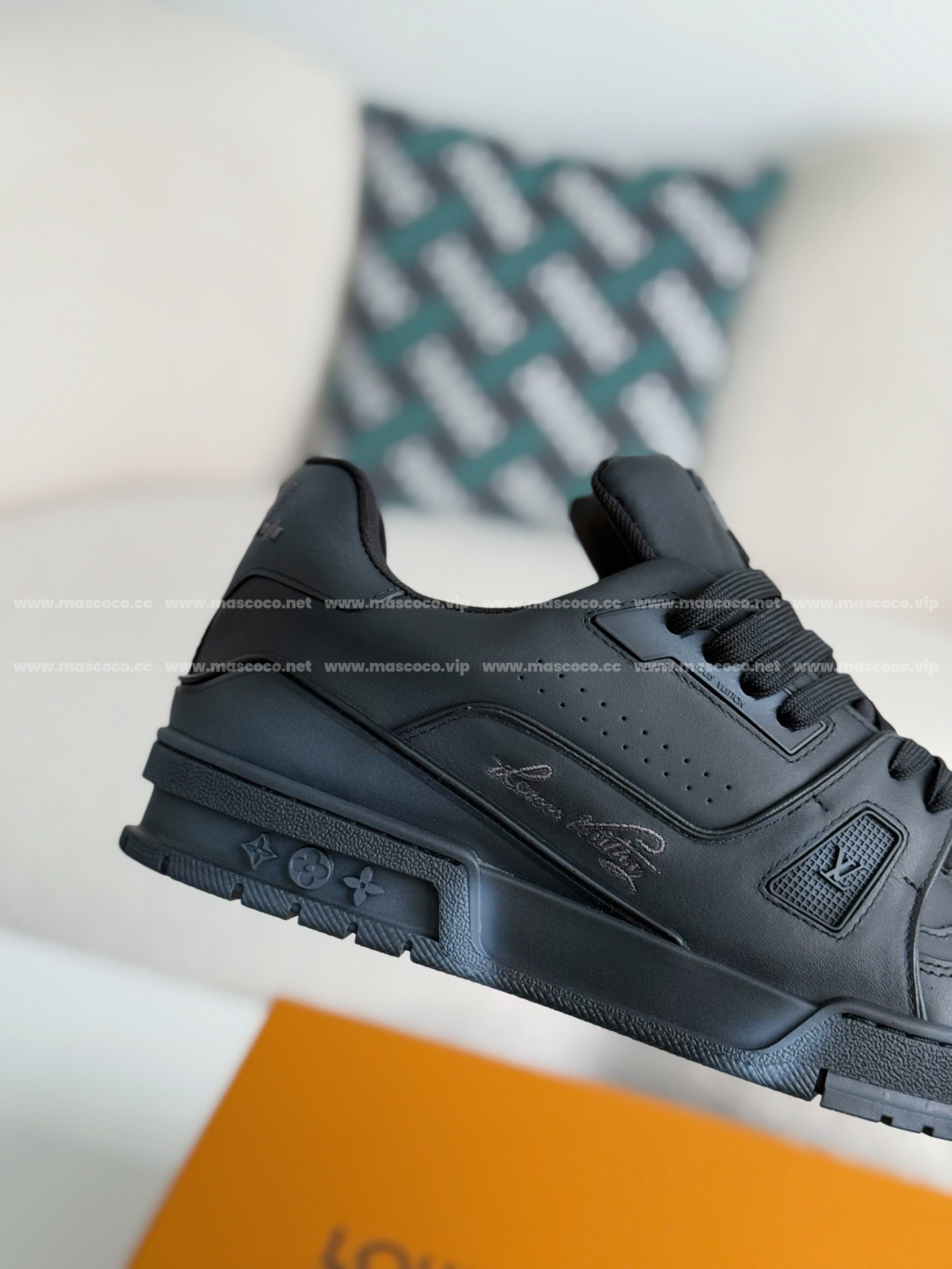 L X V TRAINER SNEAKERS detail 7