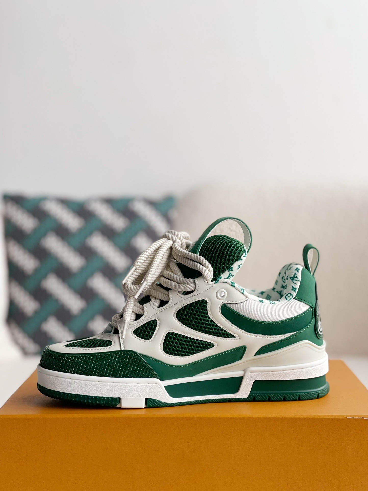 L X V Skate Sneaker detail 4