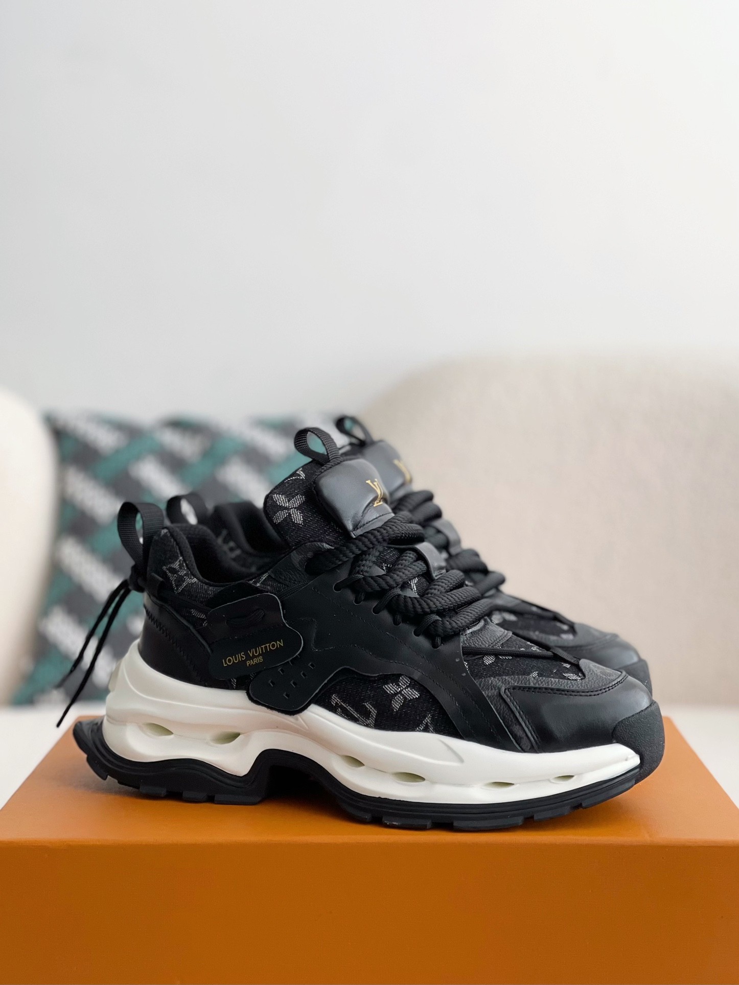 L X V CASUAL SNEAKERS detail 2