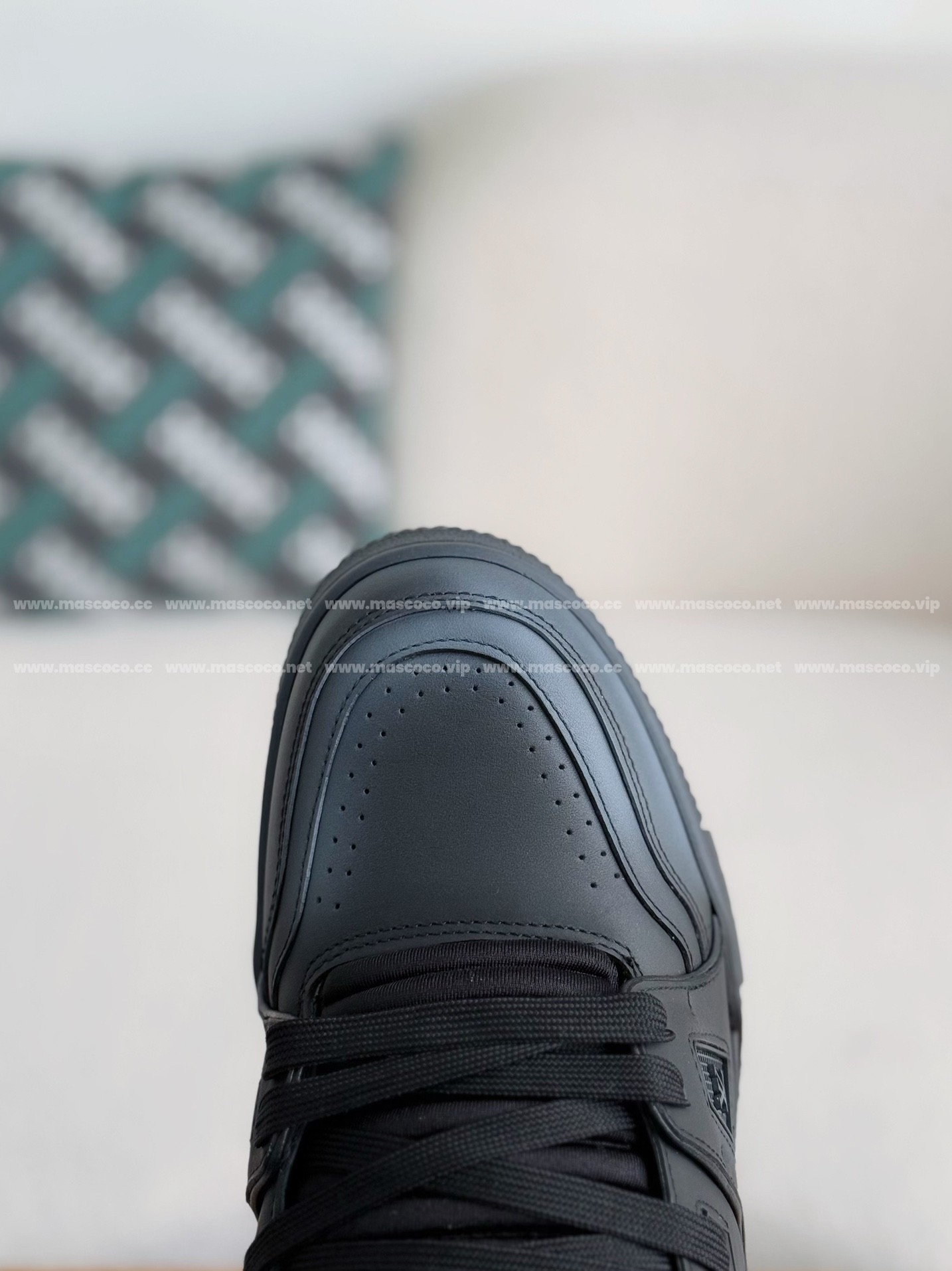 L X V TRAINER SNEAKERS detail 8