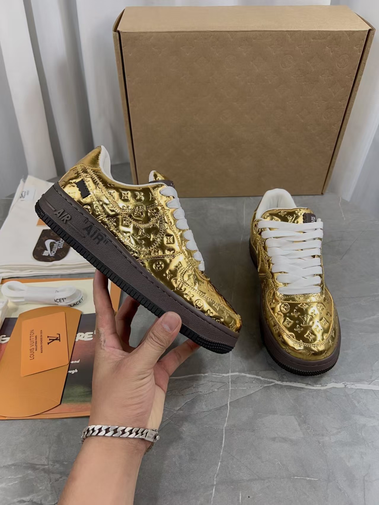 L X V X NK AIR FORCE 1 SNEAKER