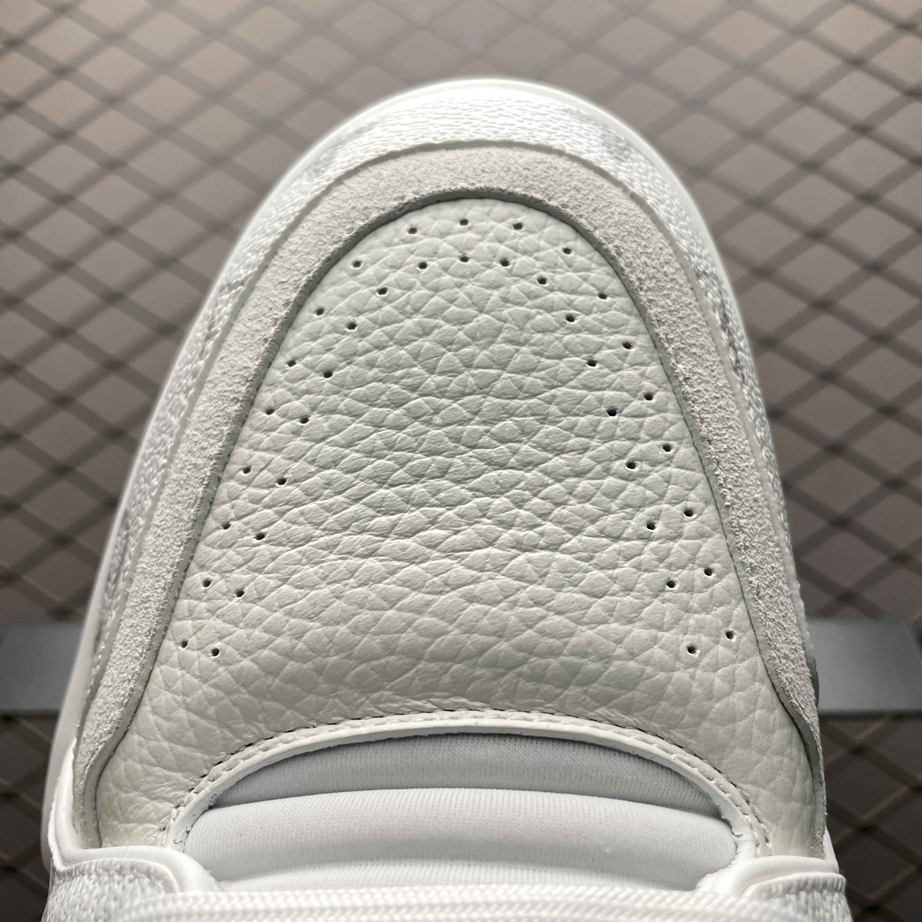 L X V RUNNER sneakers detail 7