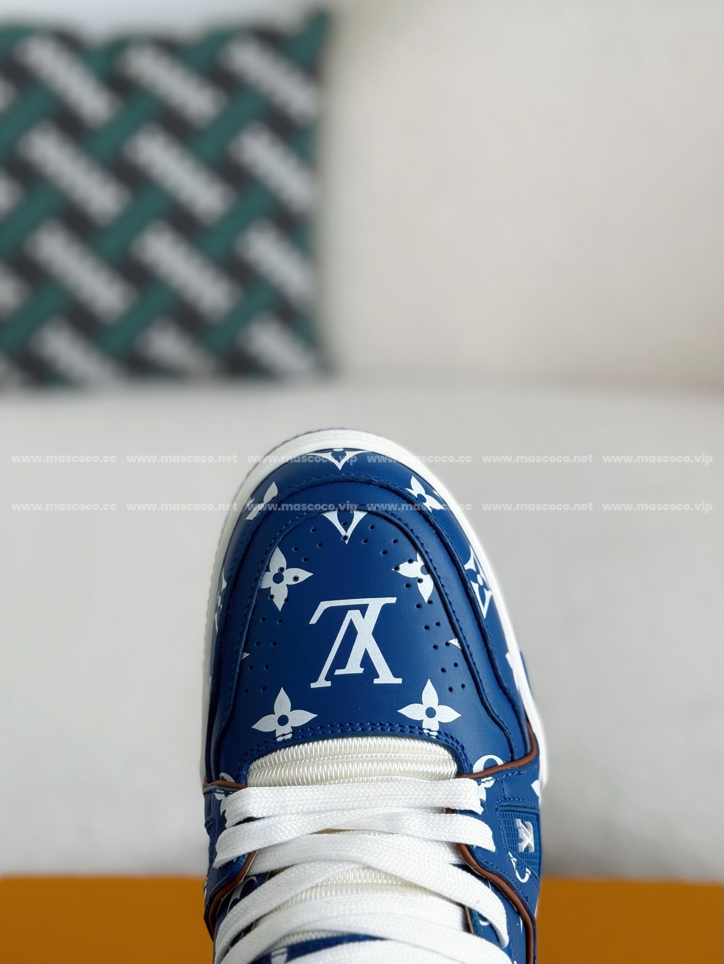 L X V TRAINER SNEAKERS detail 9