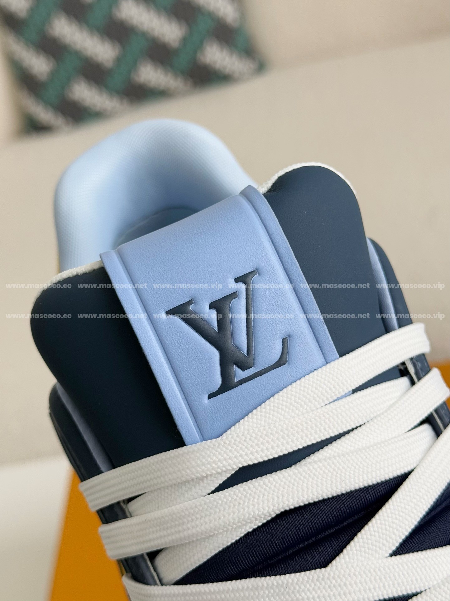 L X V TRAINER SNEAKERS detail 10