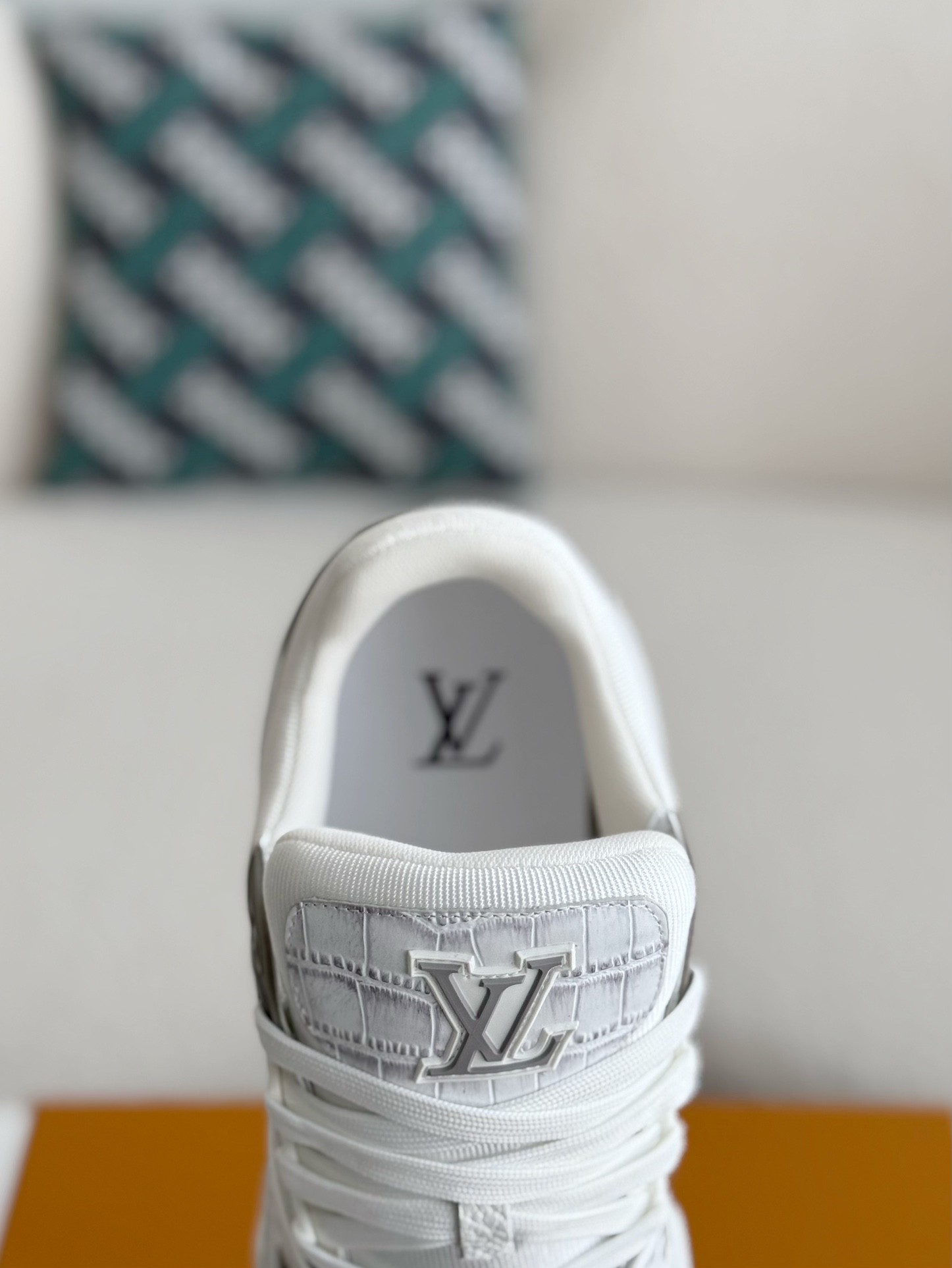 L X V SNEAKERS detail 8