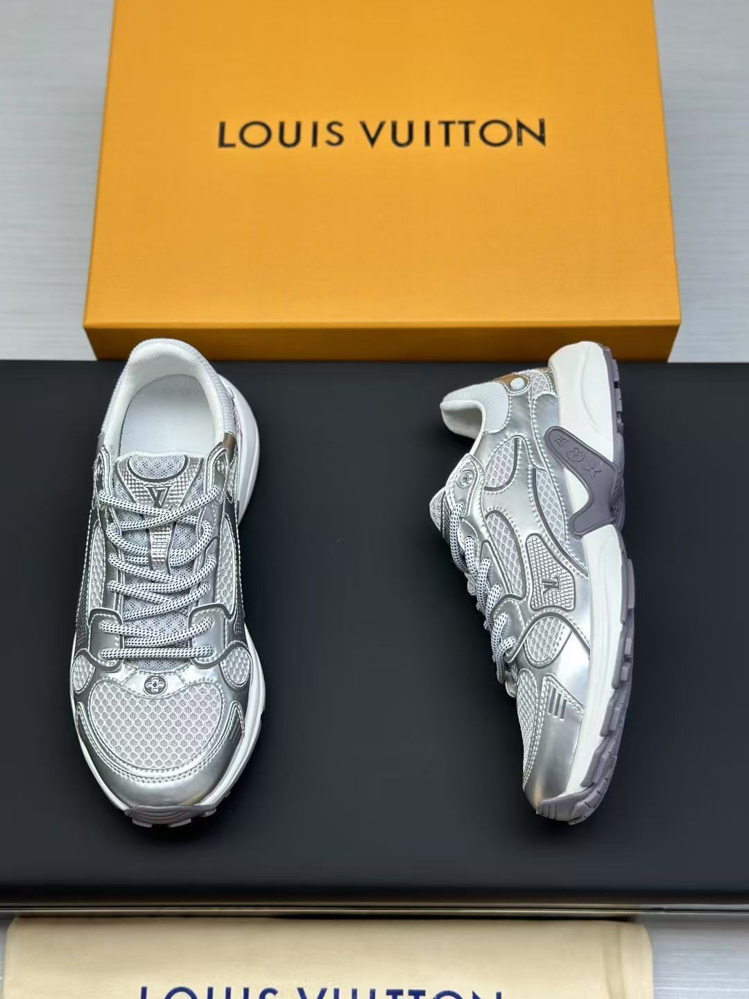 L X V SNEAKERS detail 8