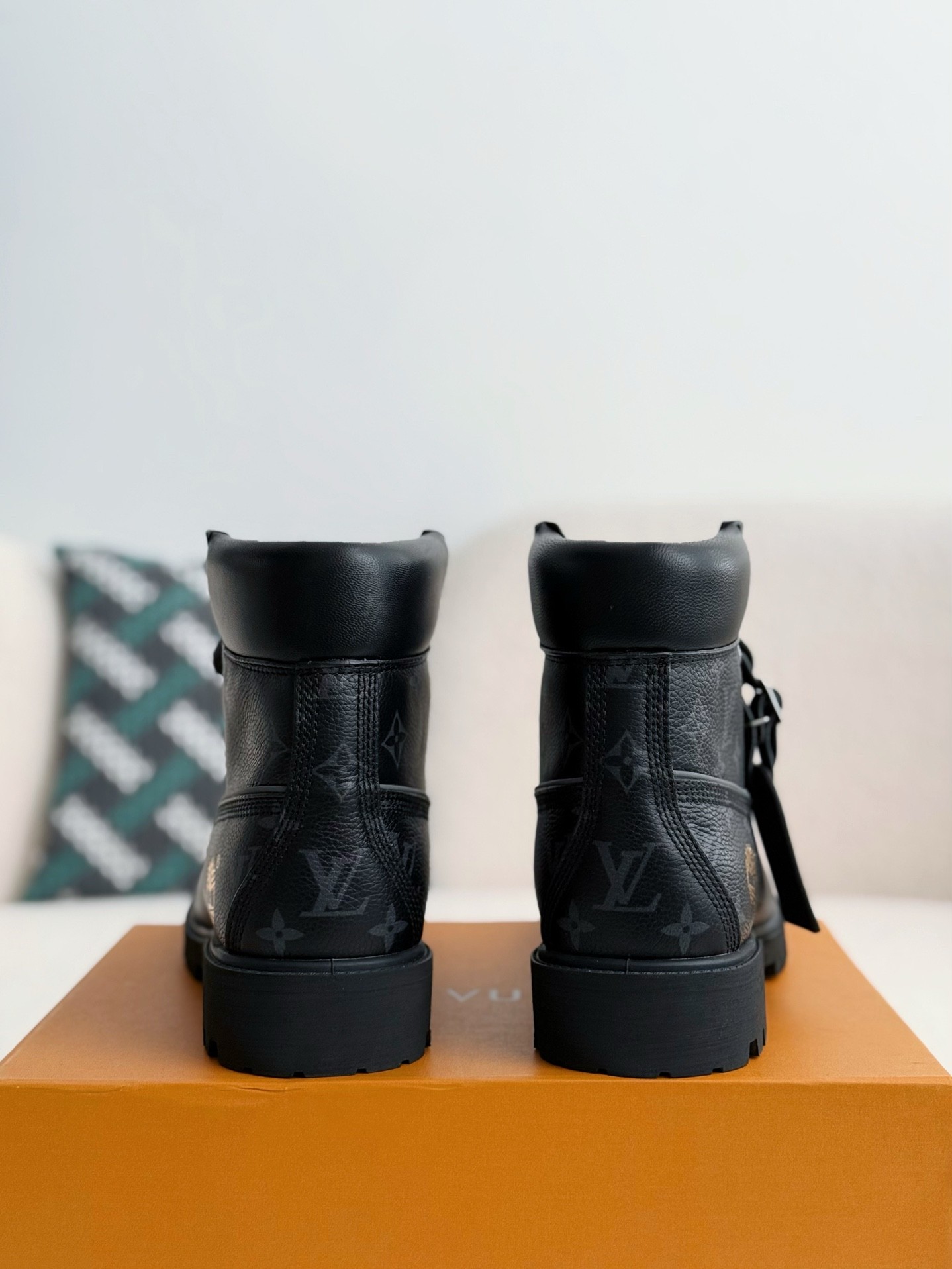 L X V & Timland Black boots/Martin boots/boots detail 3