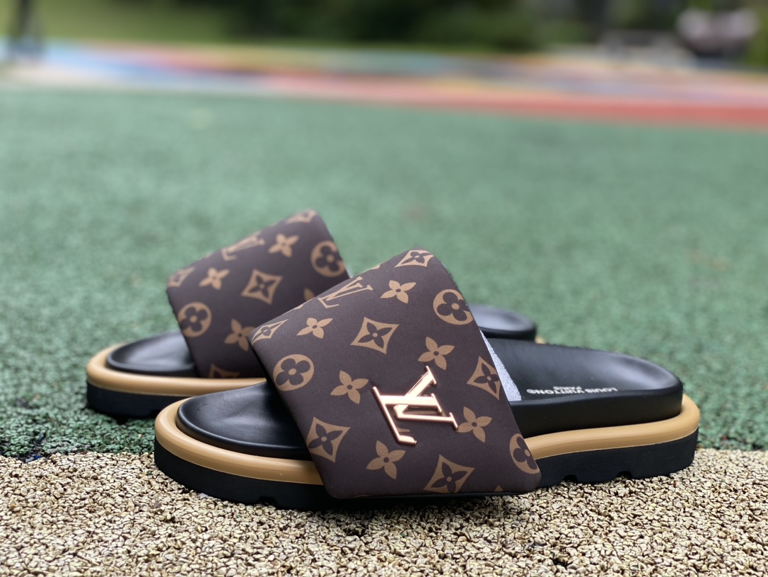L X V SLIPPERS