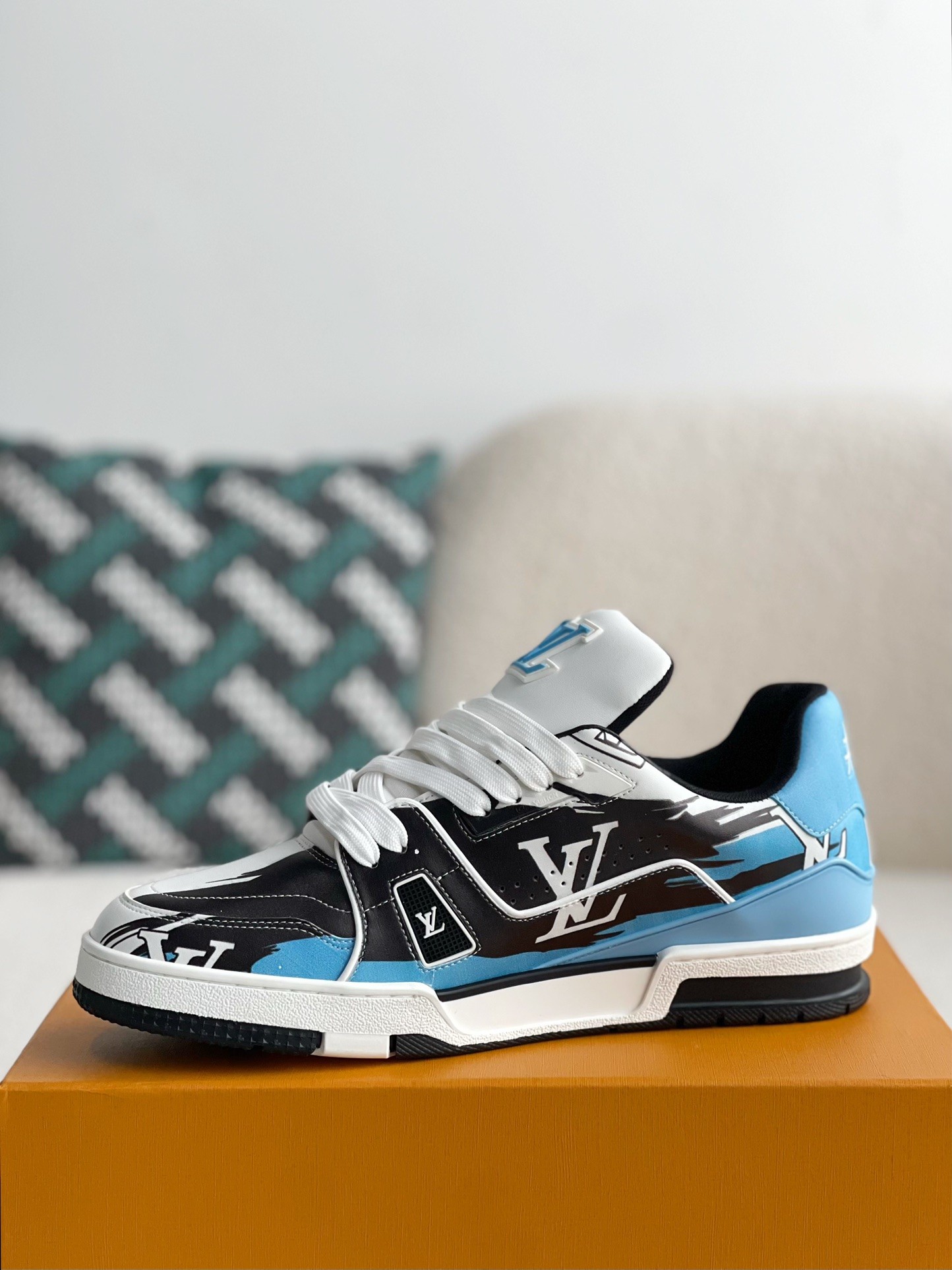 L X V TRAINER 1A9IQ5 Sneakers detail 4