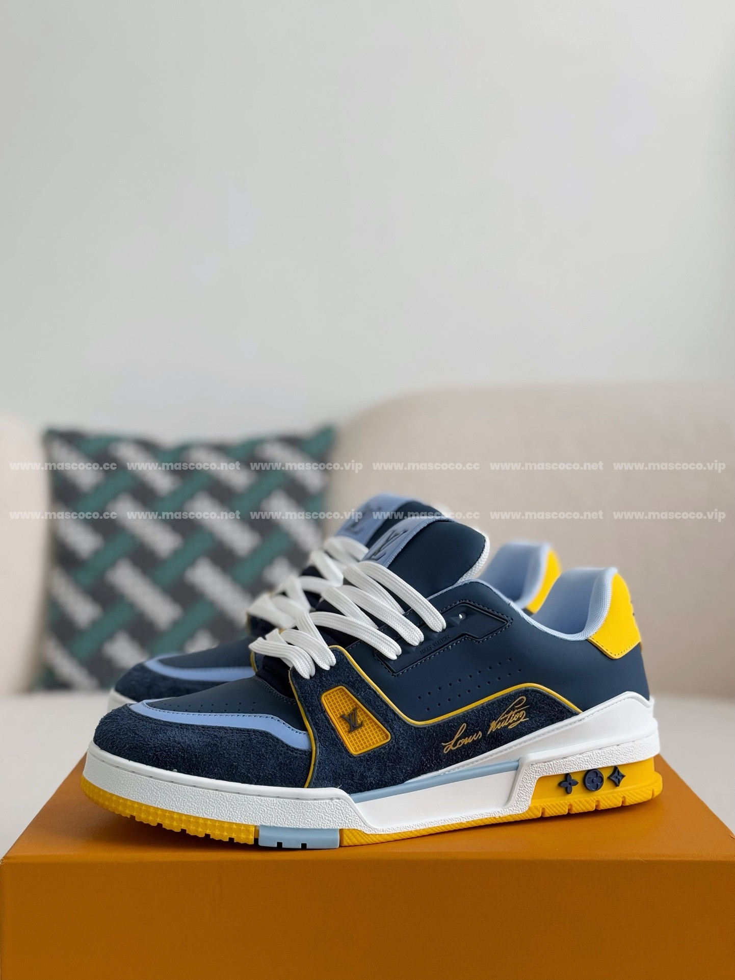L X V TRAINER SNEAKERS