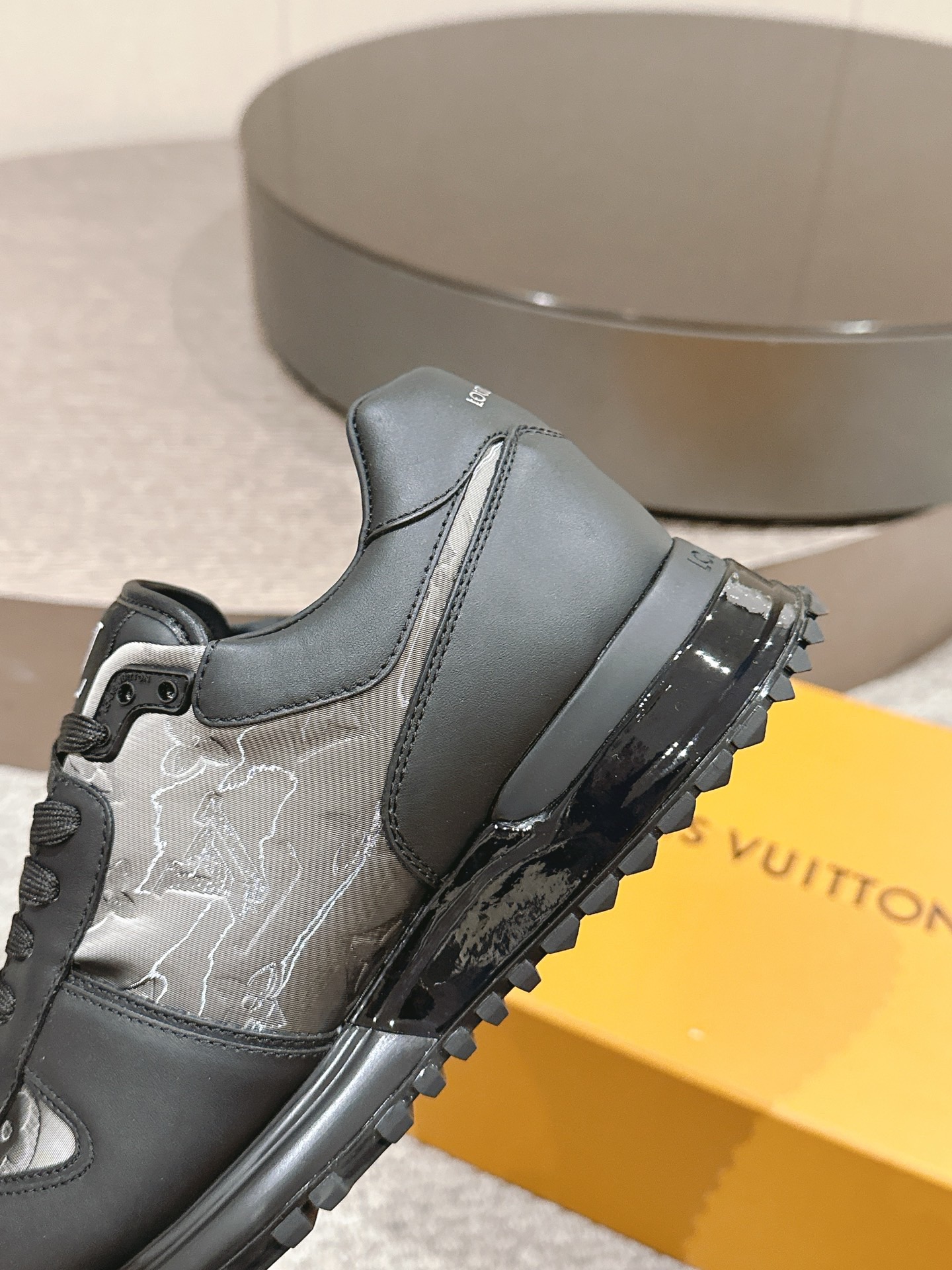 L X V SNEAKERS detail 8