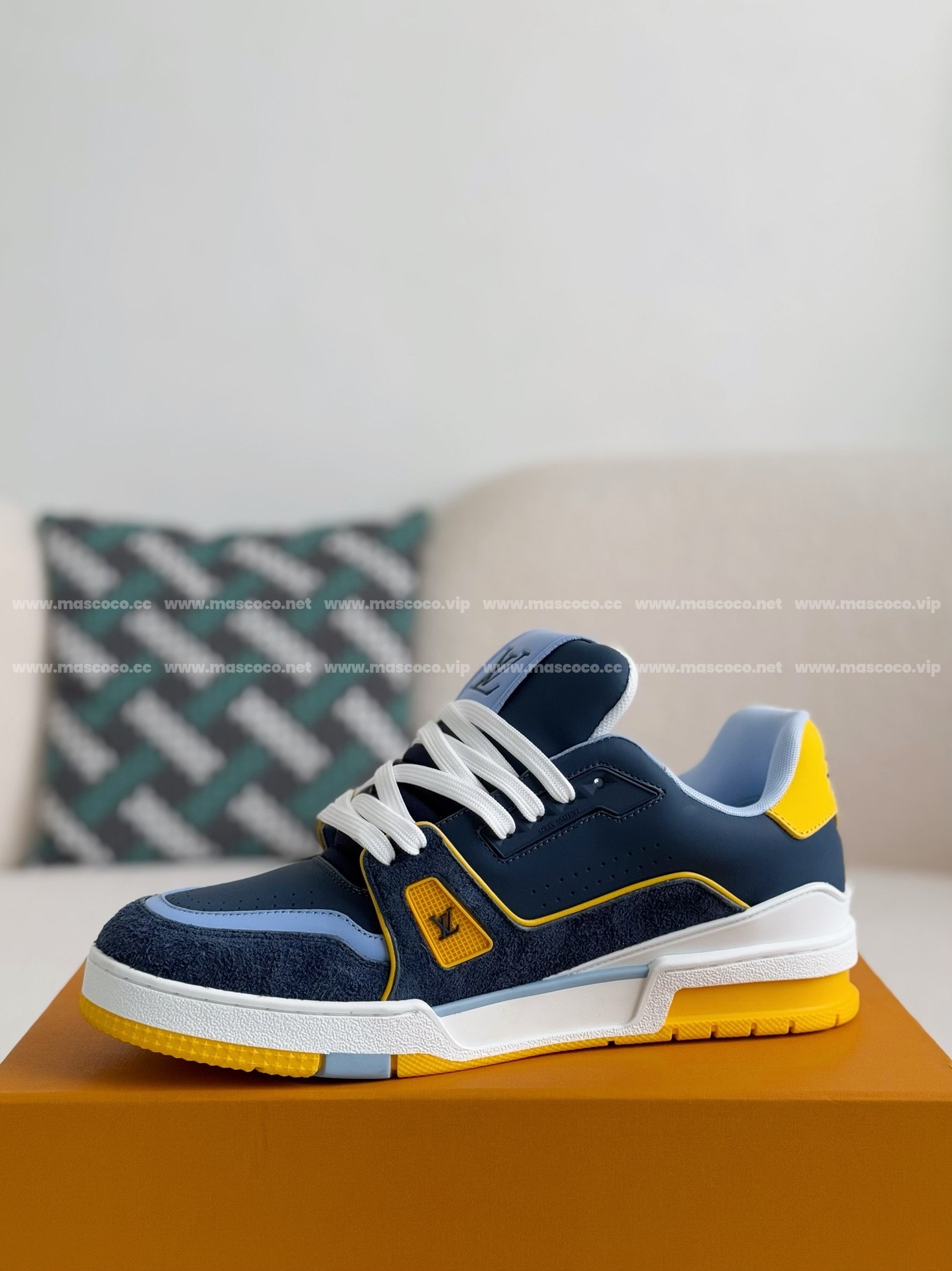 L X V TRAINER SNEAKERS detail 4