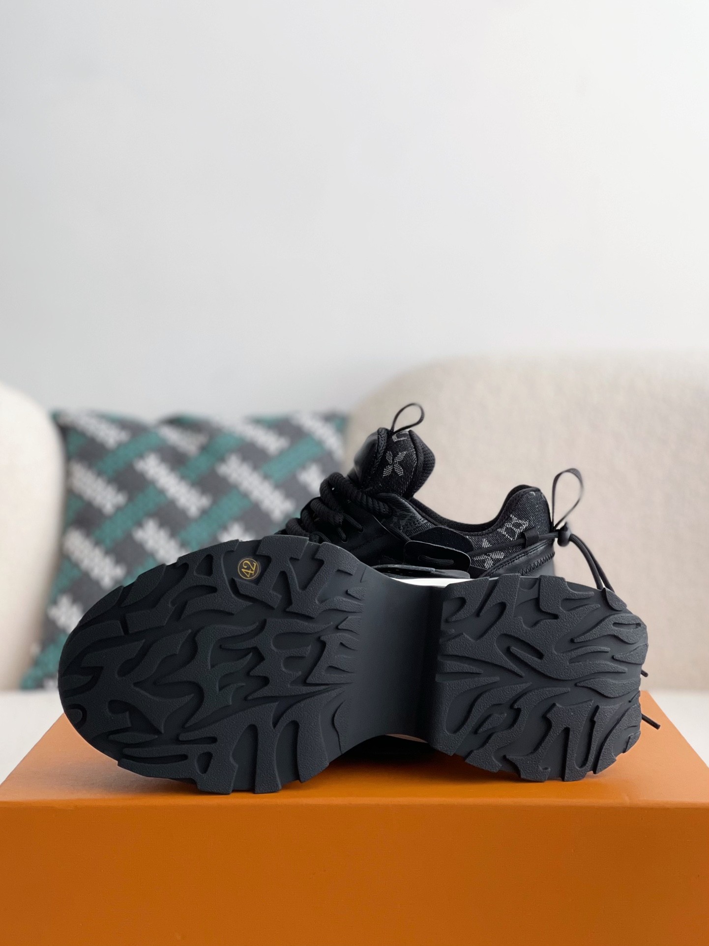 L X V CASUAL SNEAKERS detail 5