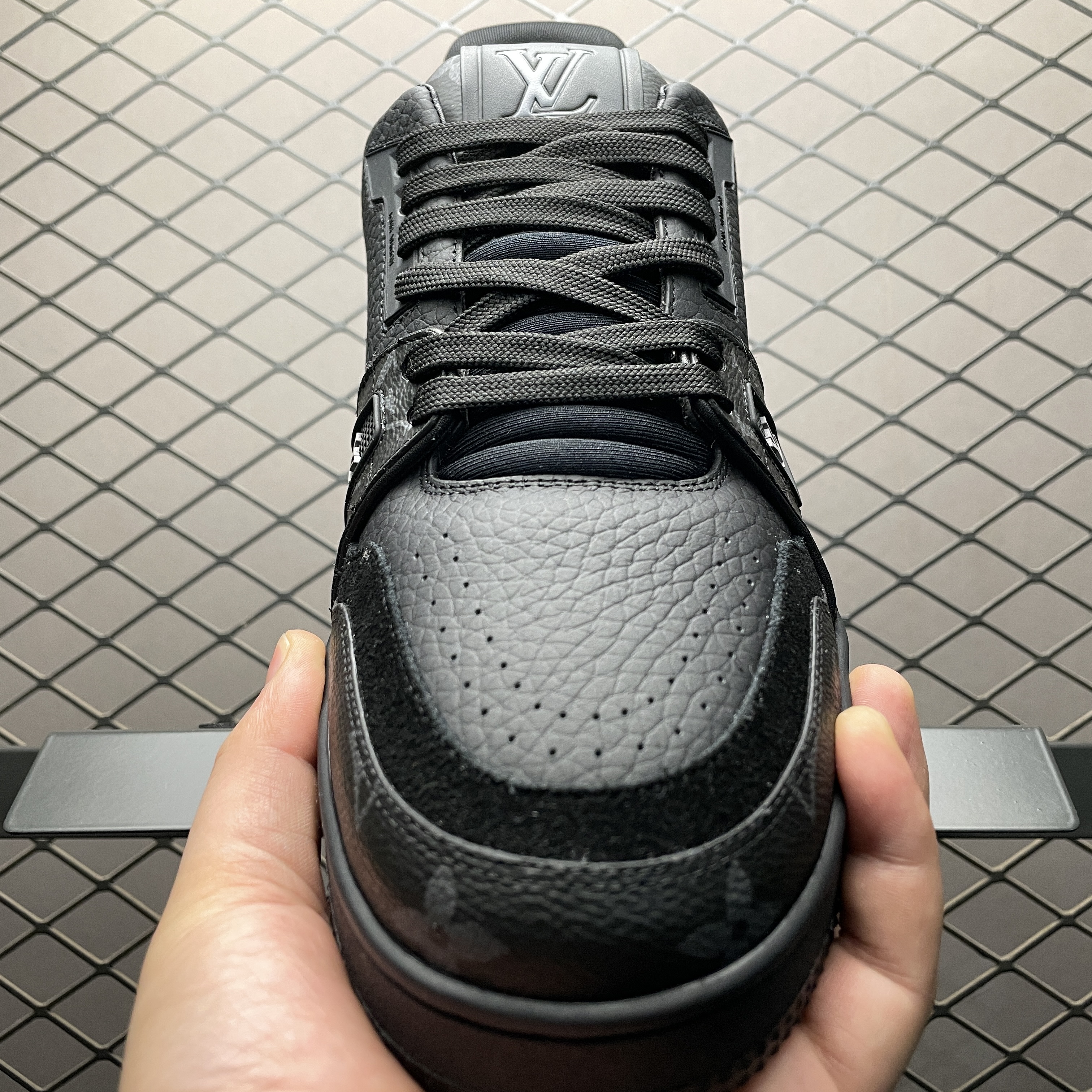 L X V RUNNER sneakers detail 7