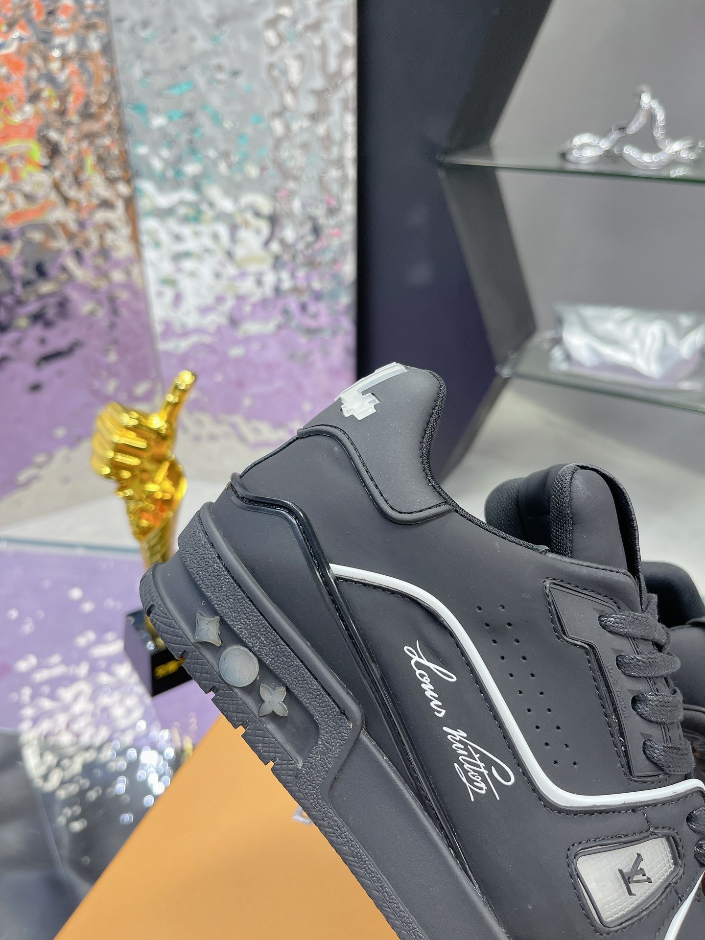 L X V TRAINER LED sneakers detail 9