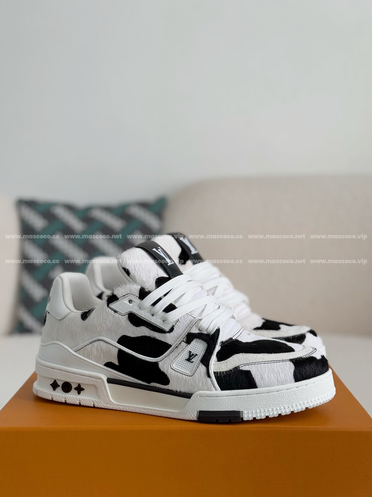 L X V TRAINER SNEAKERS detail 2