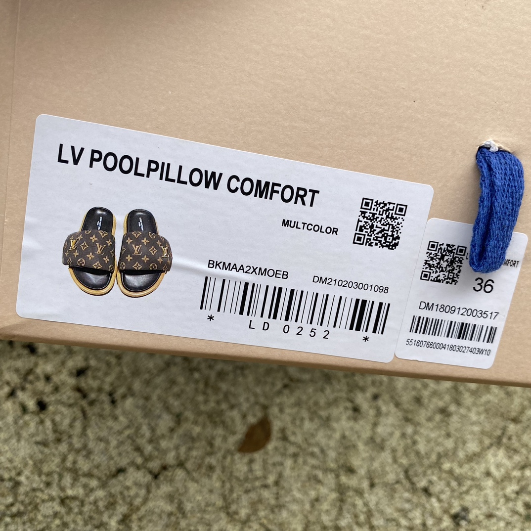 L X V SLIPPERS detail 8