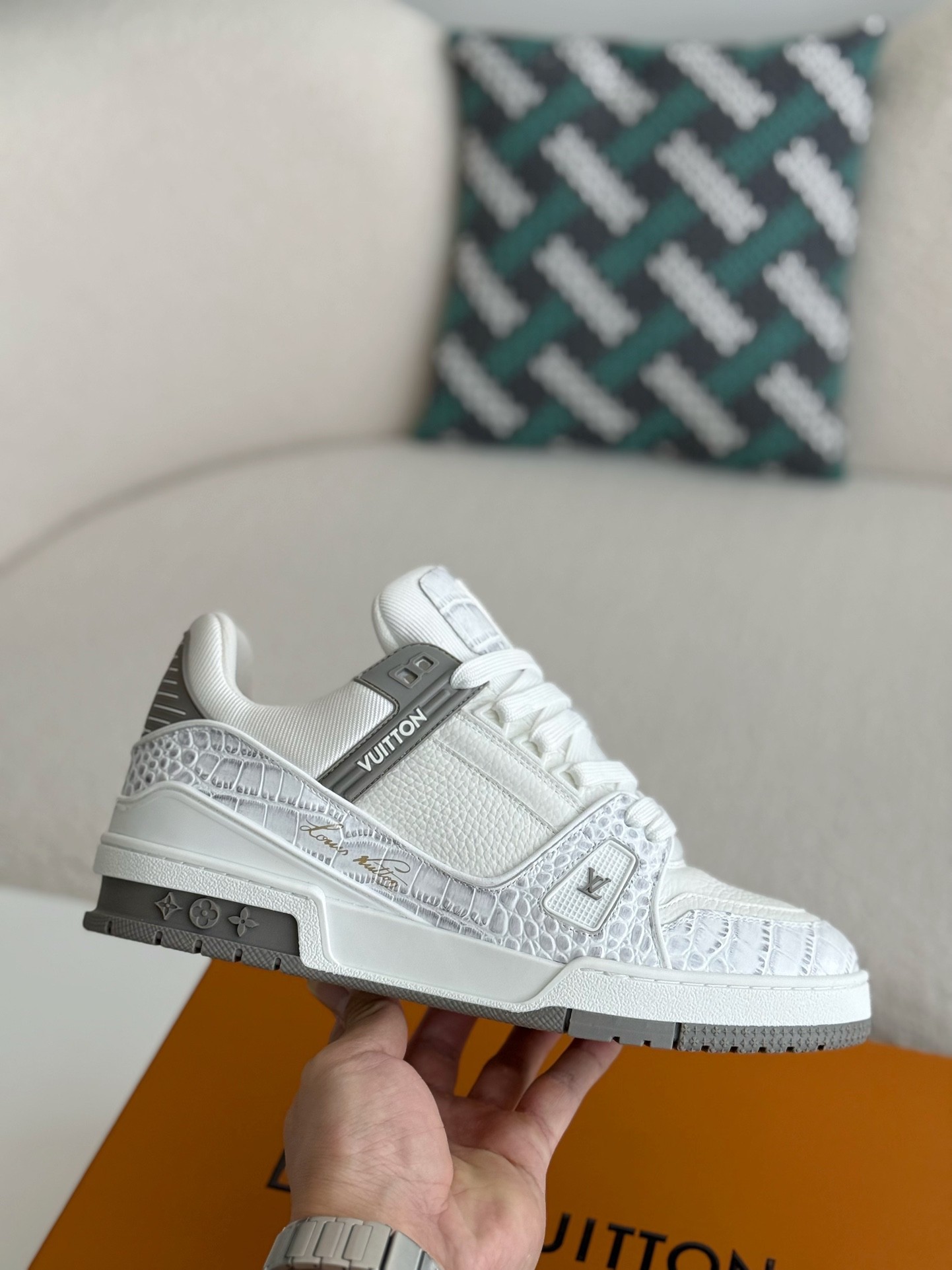 L X V SNEAKERS detail 6