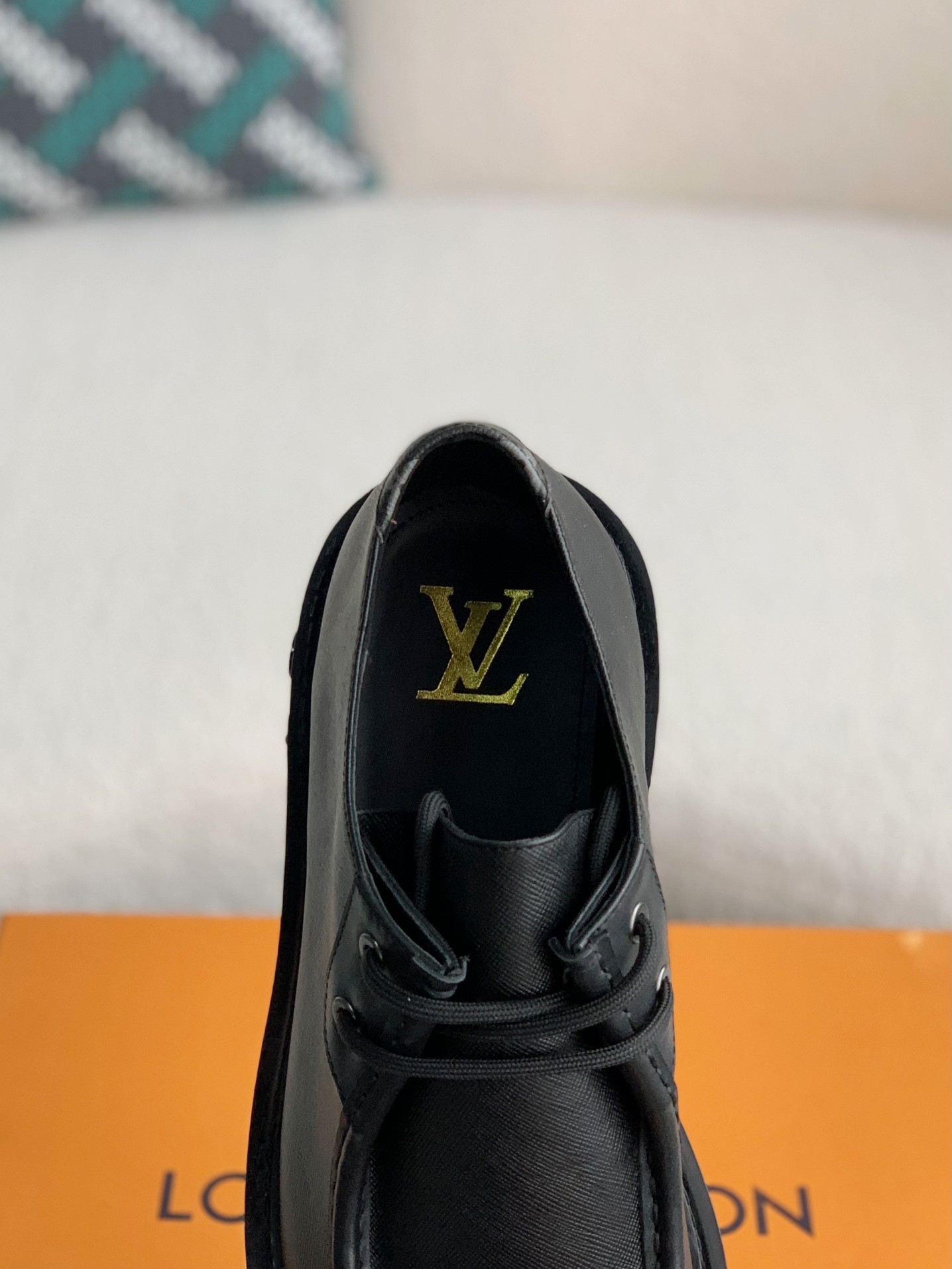 L X V Men's Leather Shoes detail 3