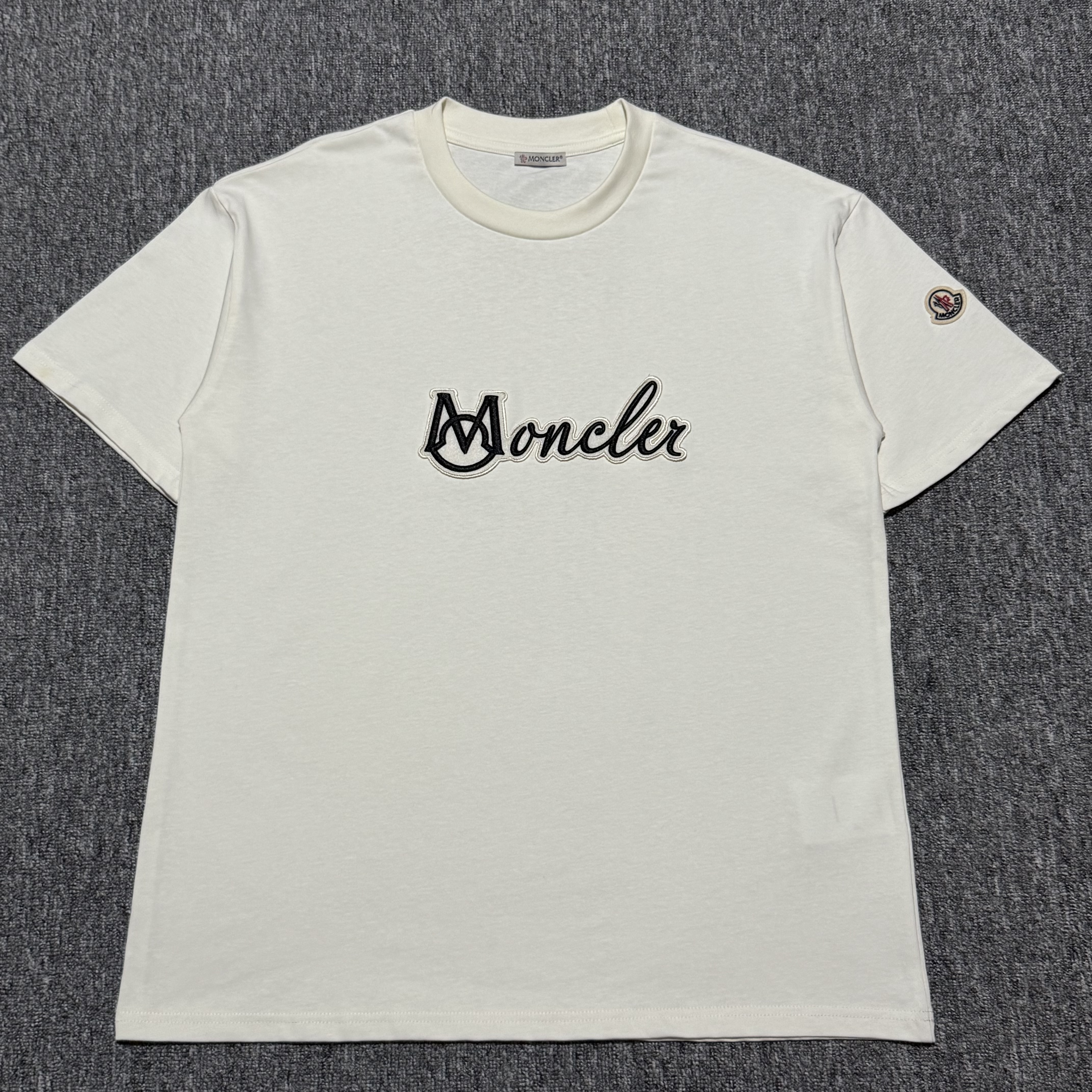 MONC NEW  T-shirt