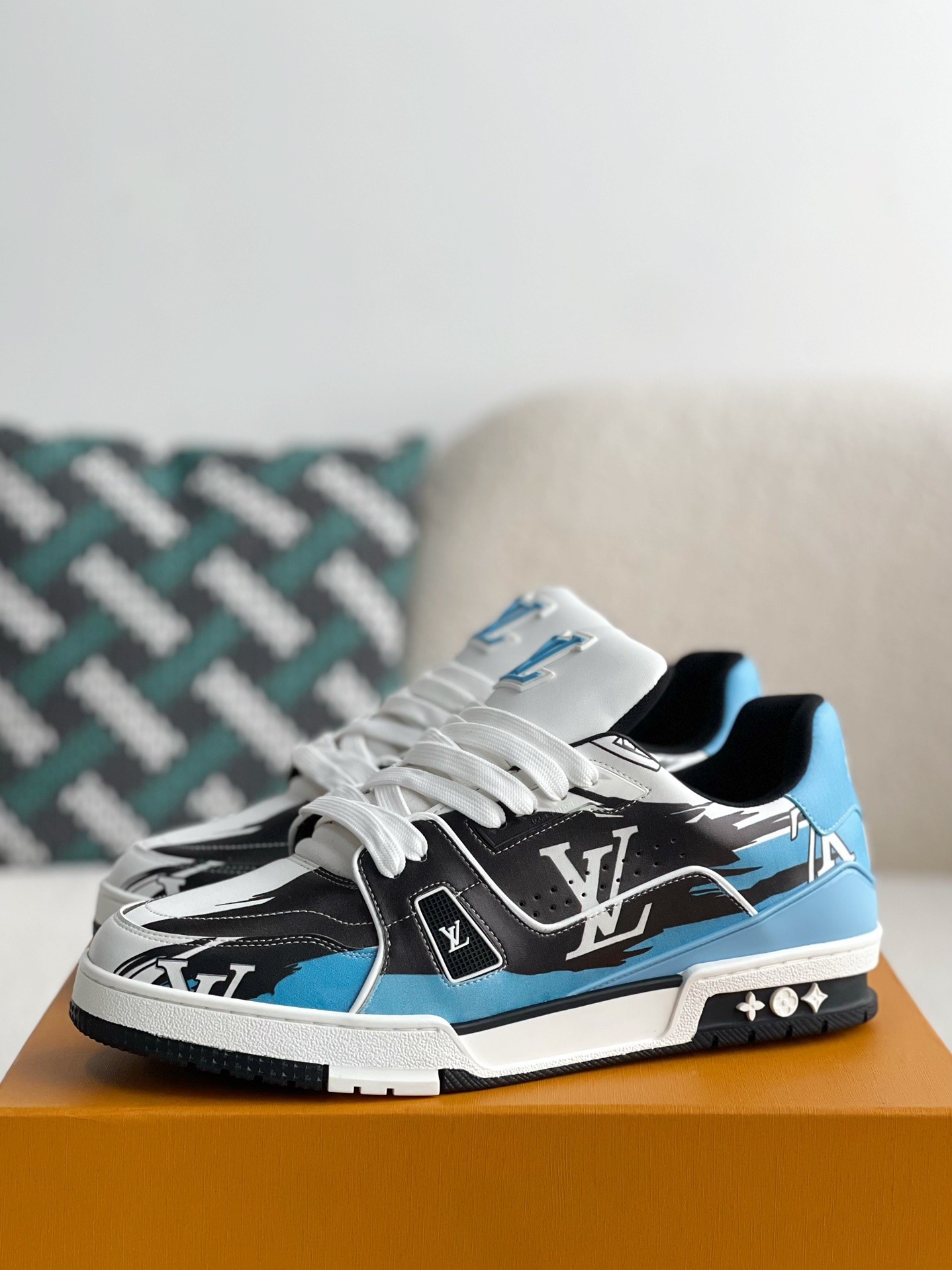 L X V TRAINER 1A9IQ5 Sneakers