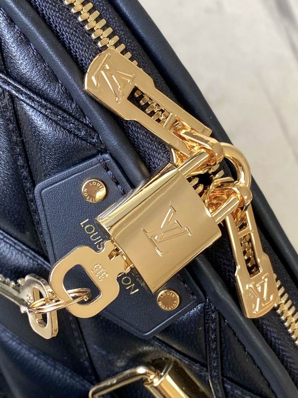 L X V Handbag 23.5x17.5x11.5cm detail 15
