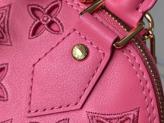 L X V Handbag 23.5x17.5x11.5cm detail 28