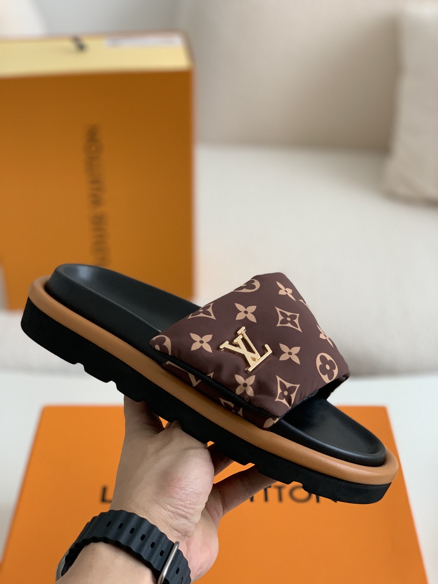 L X V WOMEN'S SLIPPERS detail 3