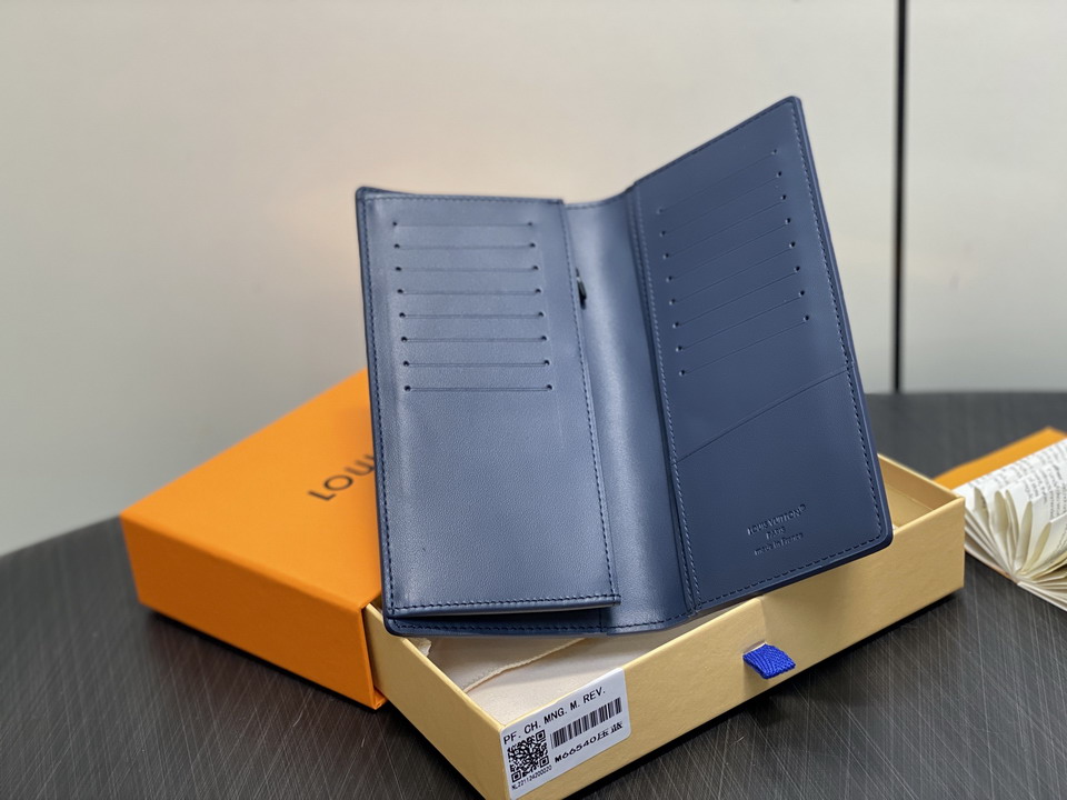 L X V Card holder/Wallets(Multiple sizes) detail 11