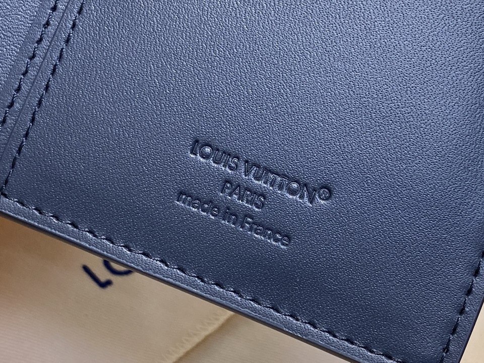 L X V Card holder/Wallets(Multiple sizes) detail 12