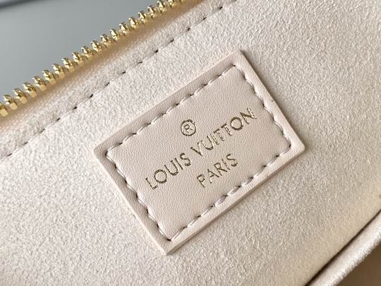 L X V Handbag 23.5x17.5x11.5cm detail 19