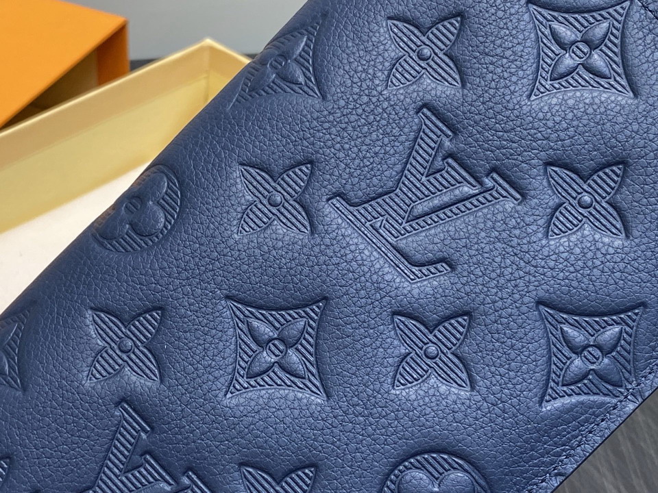 L X V Card holder/Wallets(Multiple sizes) detail 10