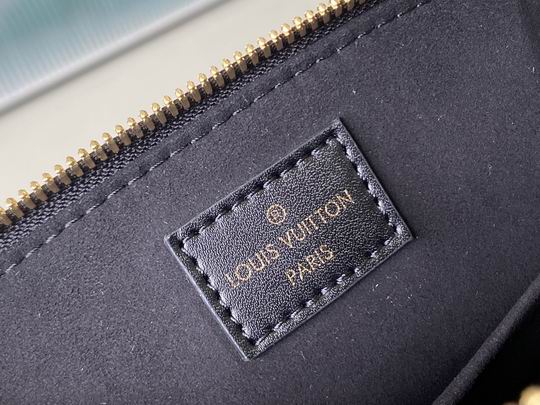 L X V Handbag 23.5x17.5x11.5cm detail 26