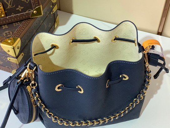 L X V Shoulder bag 22x14x19cm(Multiple colors) detail 16
