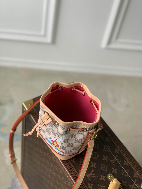 L X V Bucket Bags detail 9