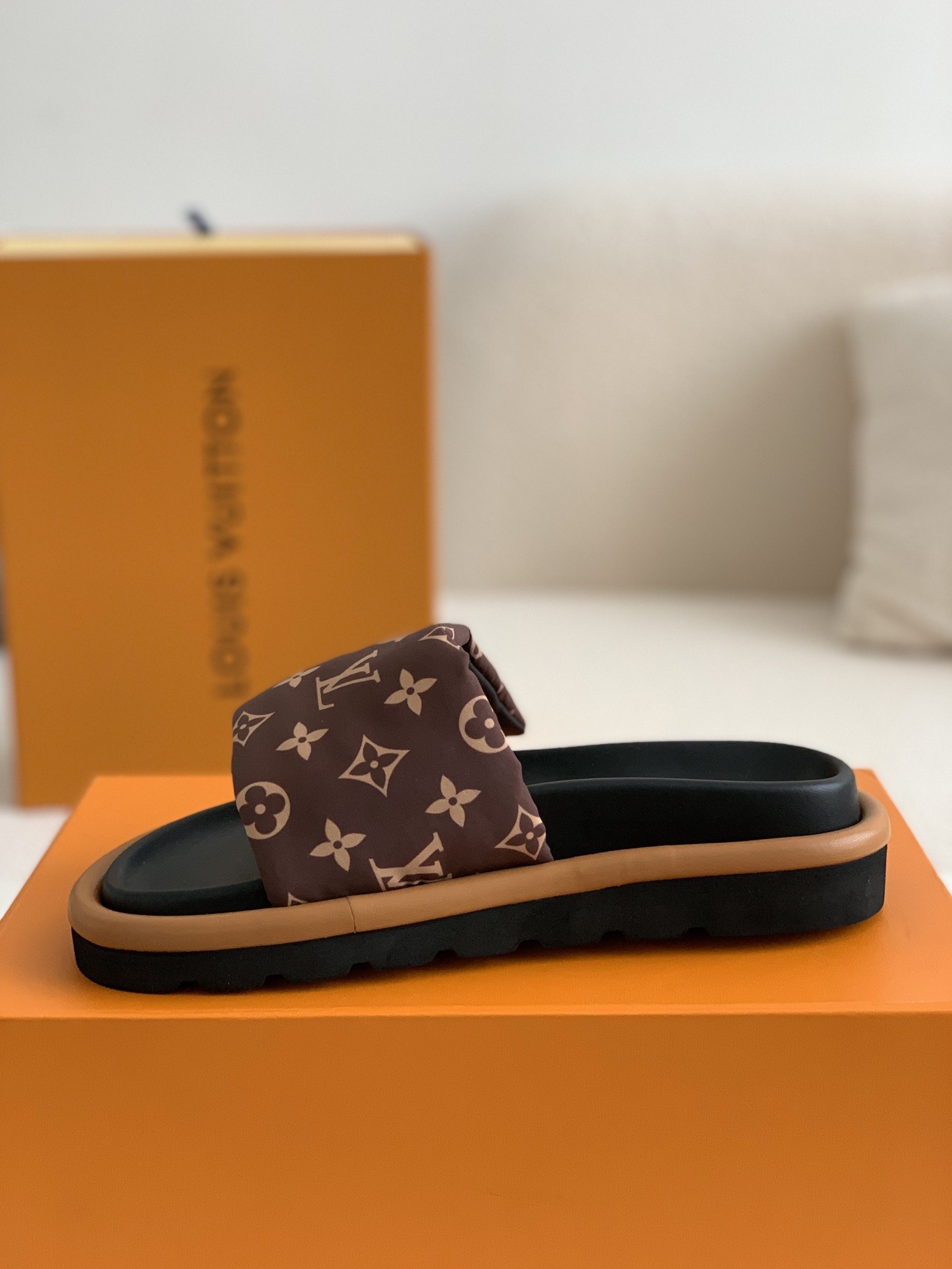 L X V WOMEN'S SLIPPERS detail 4