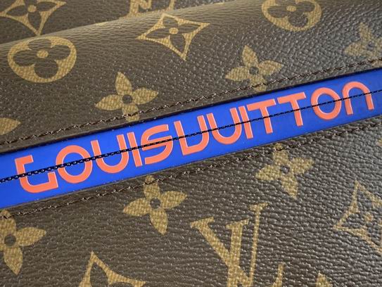 L X V Messenger Bags detail 10