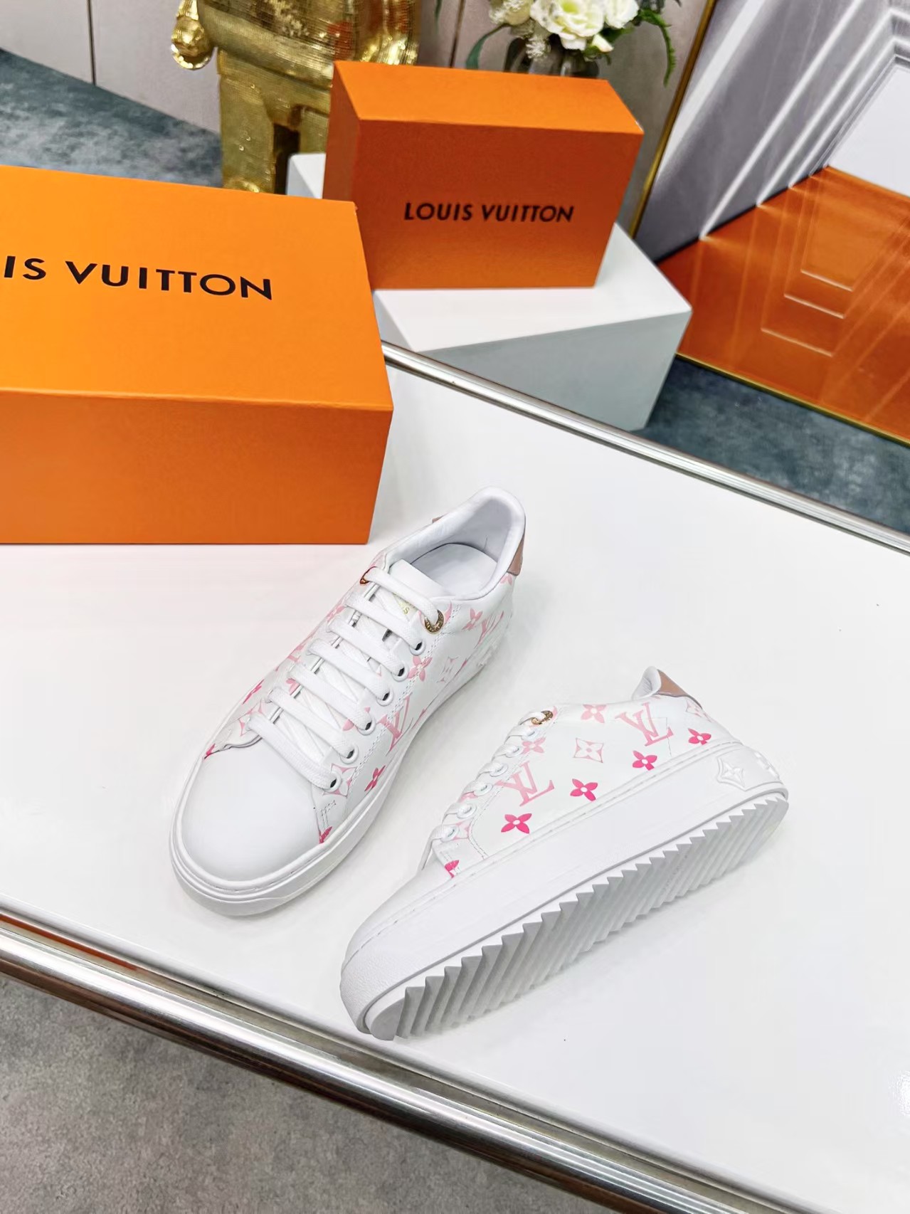 L X V Sneakers detail 8