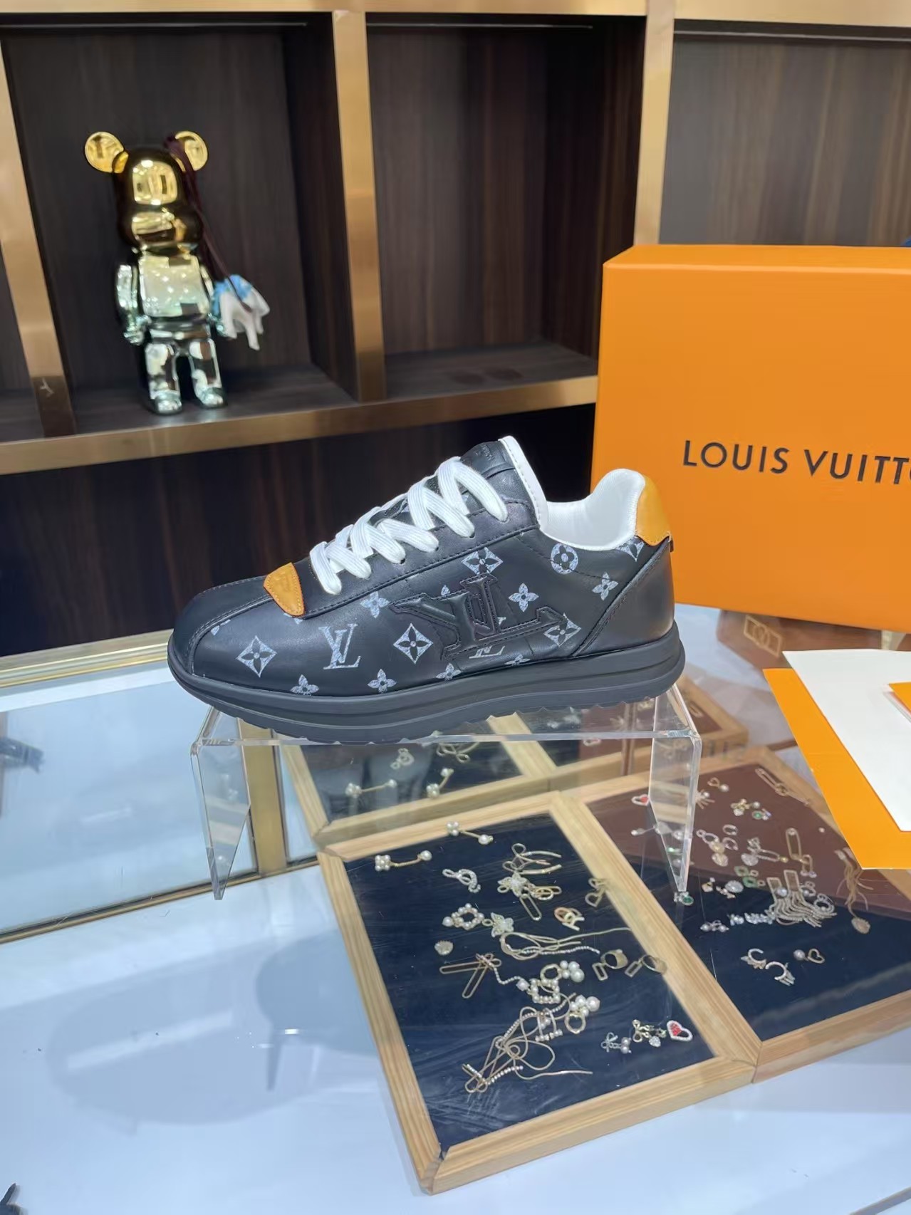 L X V SNEAKERS detail 5