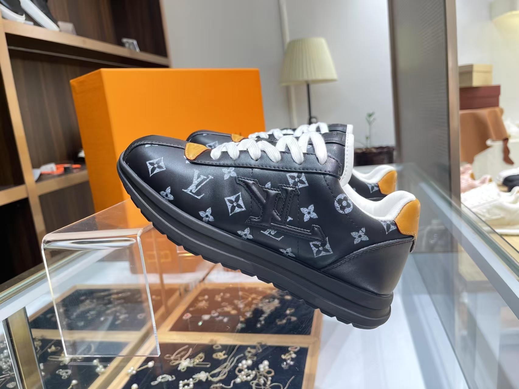 L X V SNEAKERS detail 6