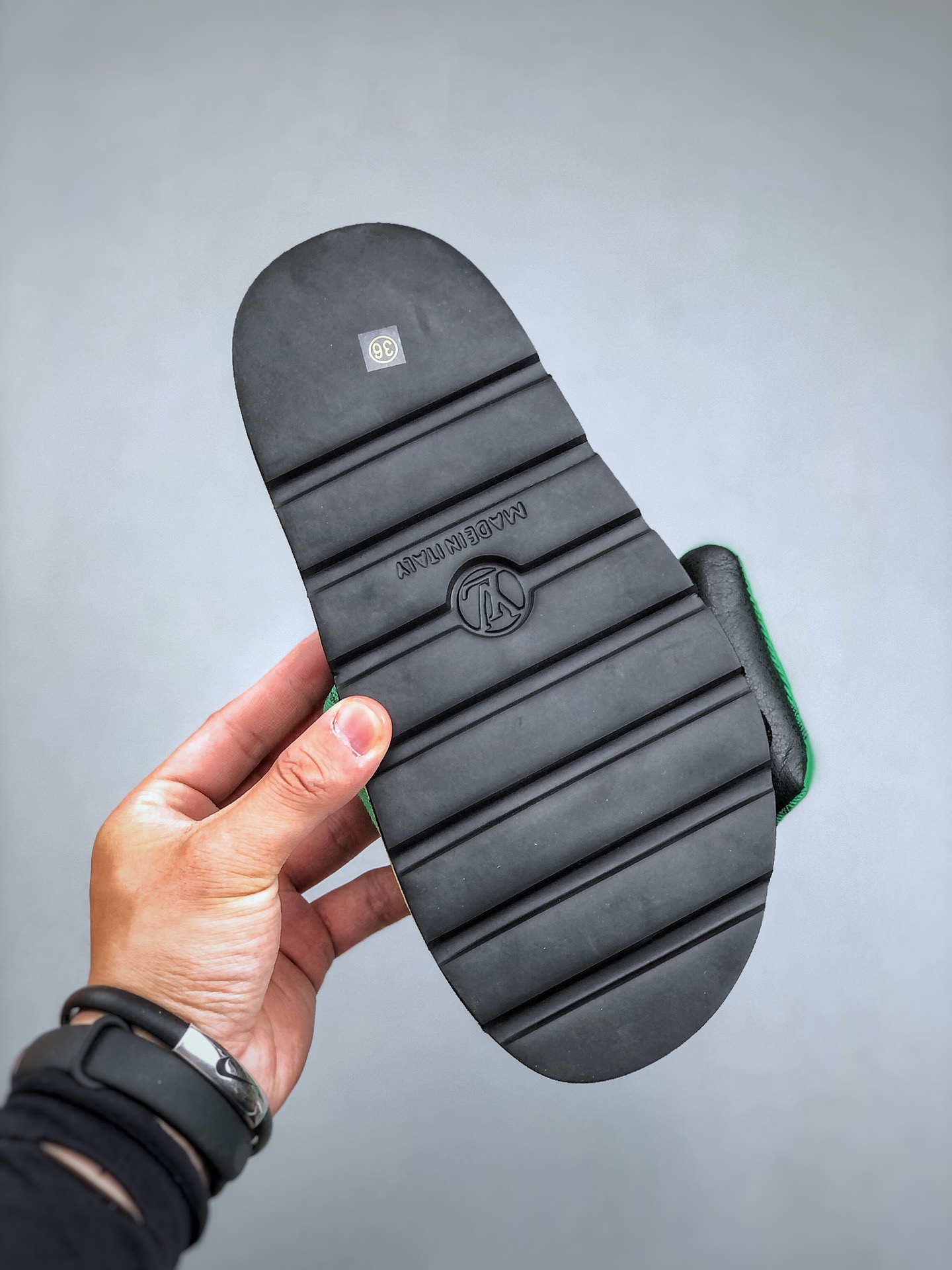 L X V SLIPPERS detail 9