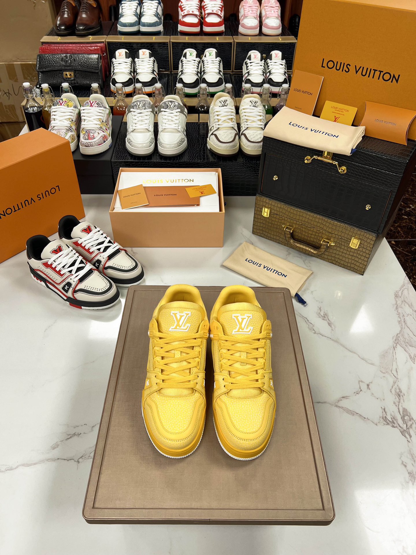 L X V TRAINER Sneakers