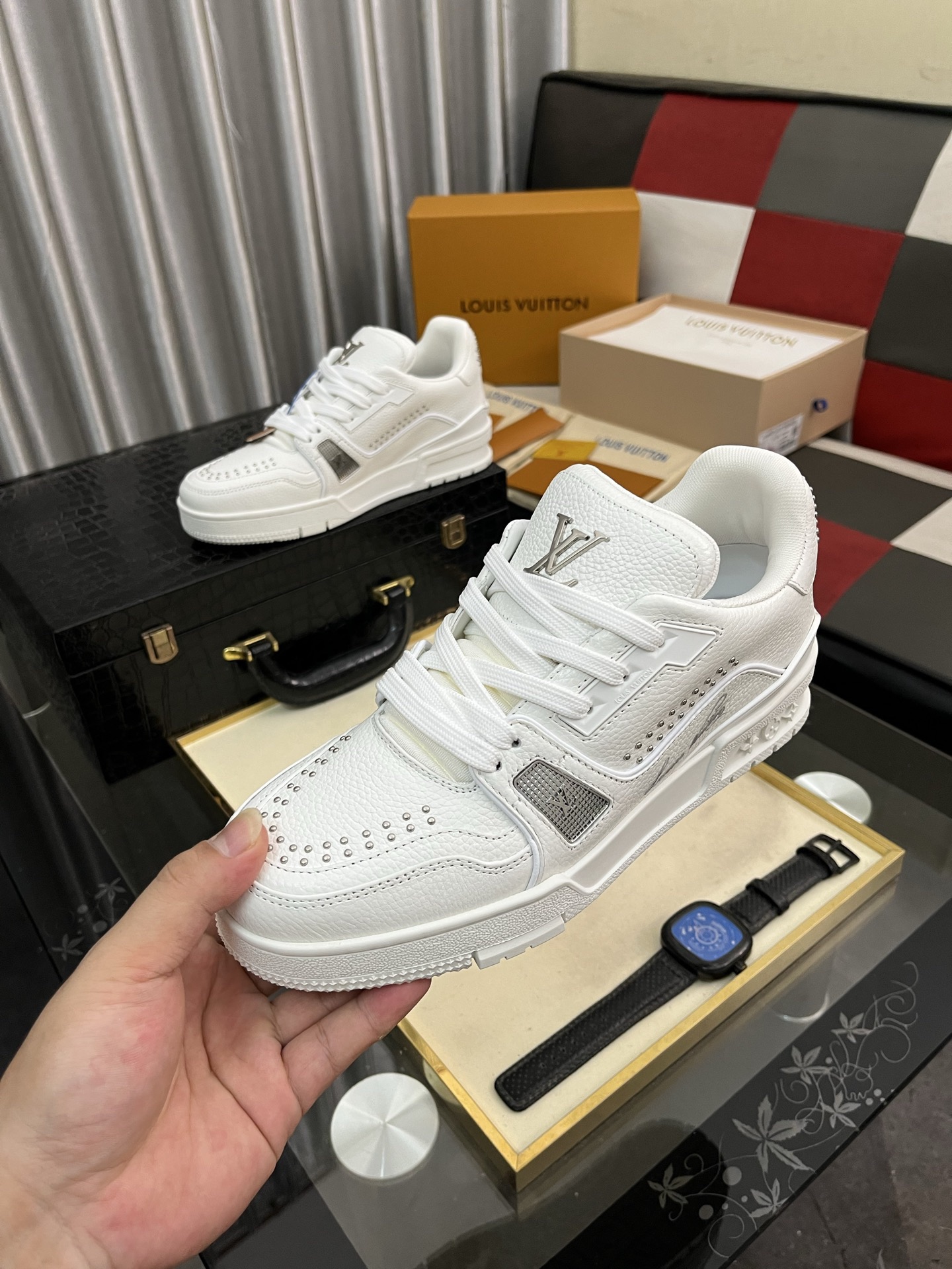 L X V TRAINER Sneakers