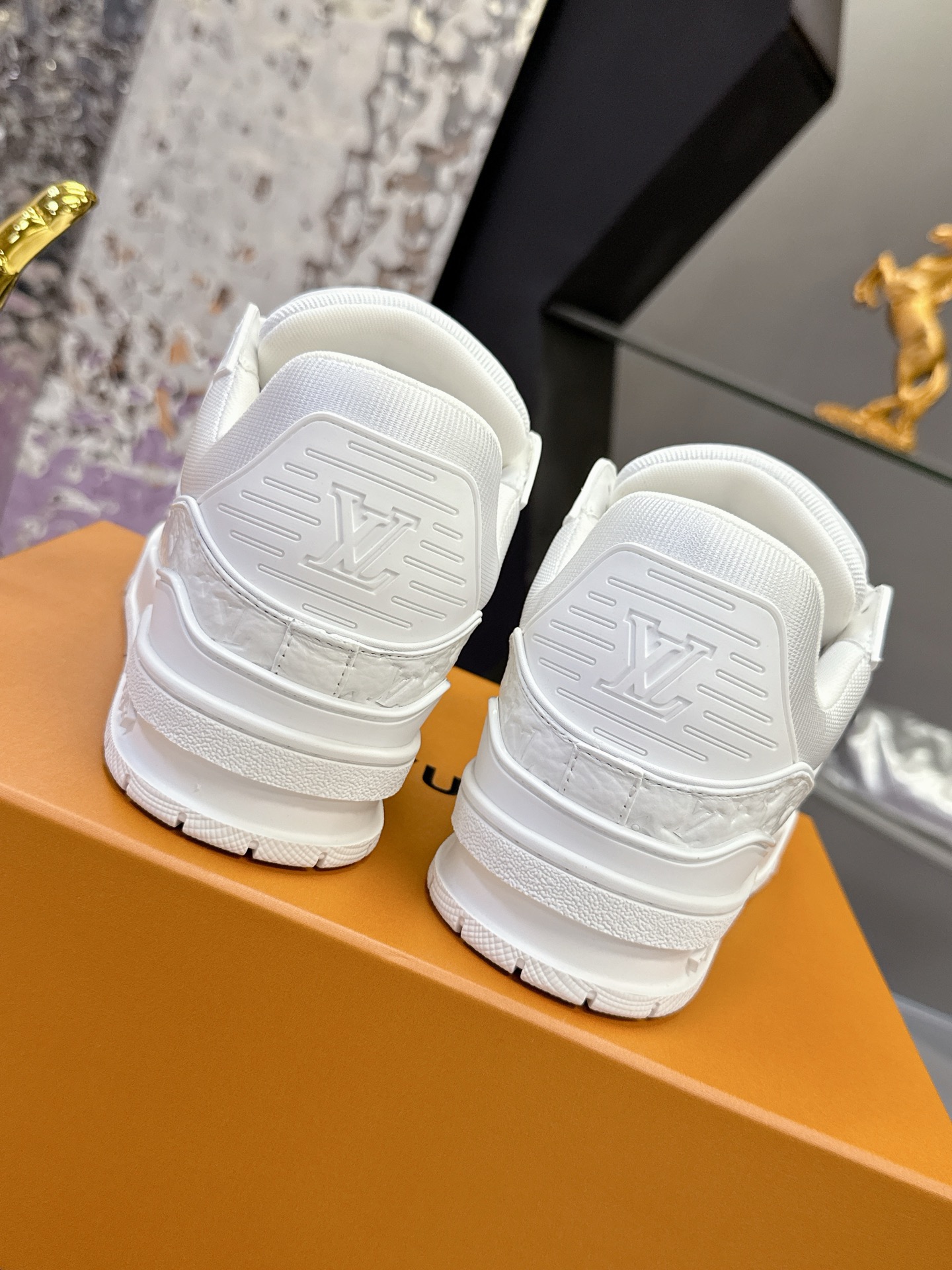 L X V TRAINER Sneakers detail 9