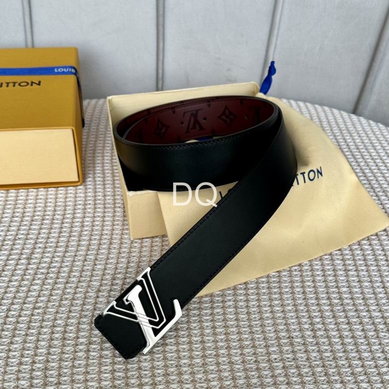 L X V Belt detail 2