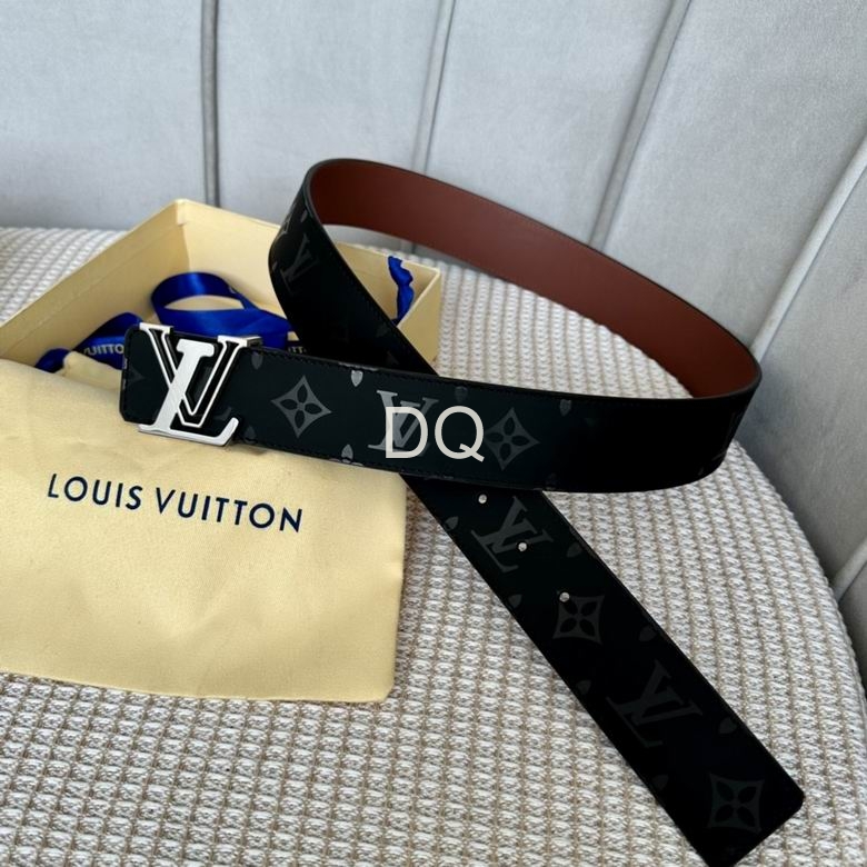 L X V Belt detail 3