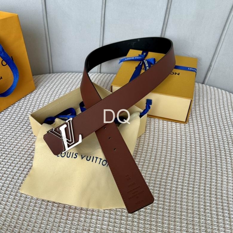 L X V Belt detail 2