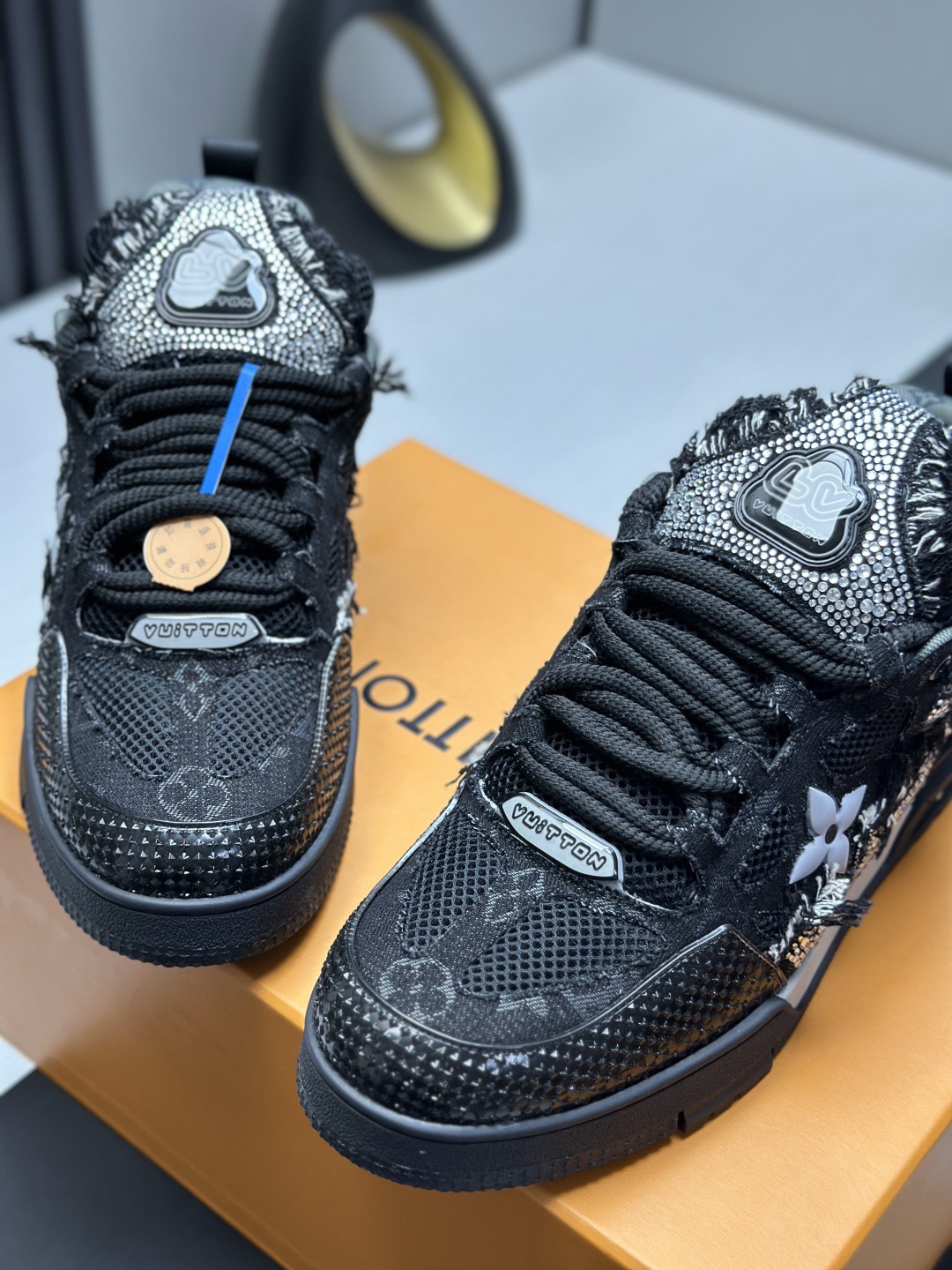 L X V RUNNER TATIC sneakers detail 13