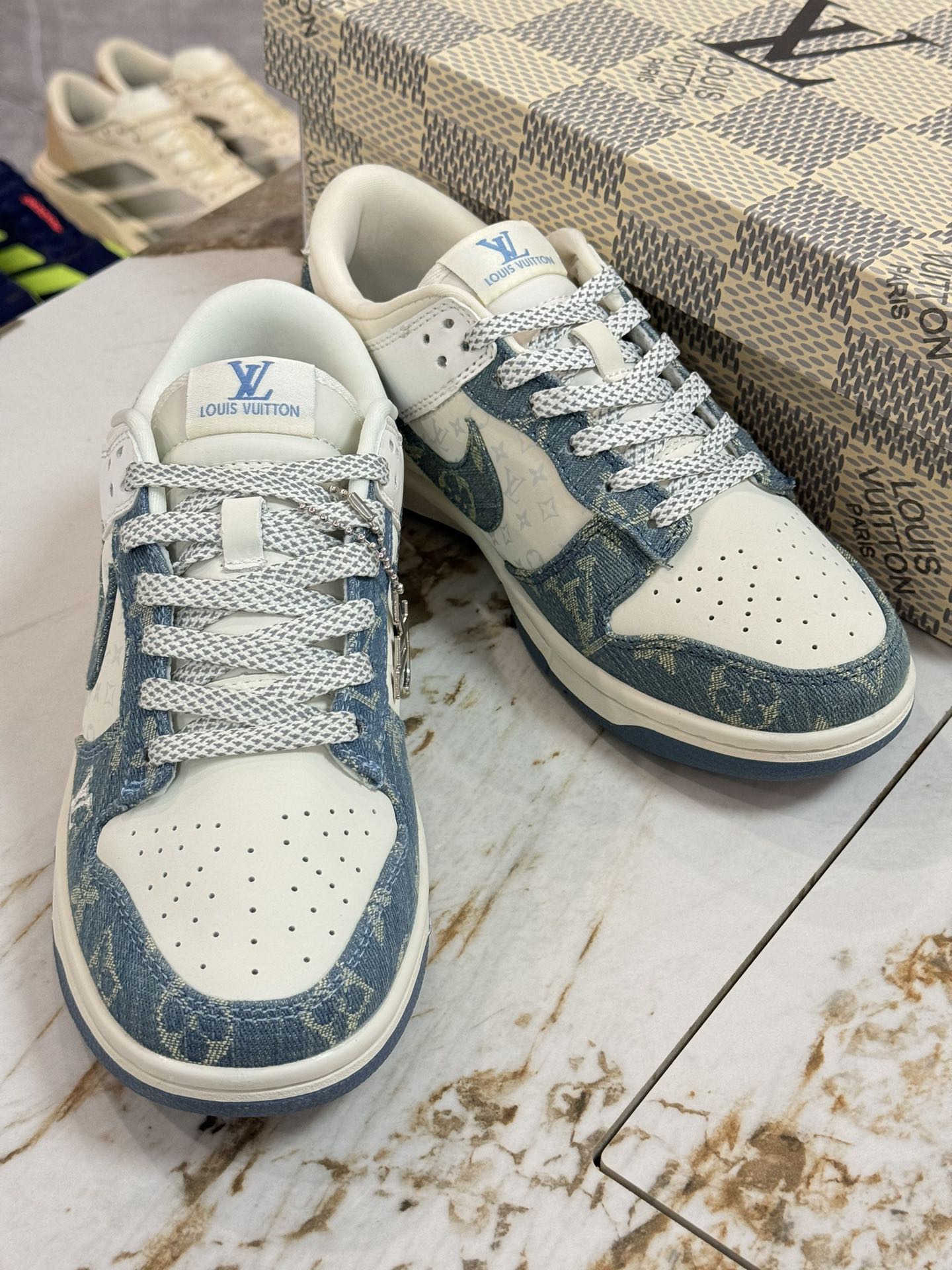 L X V X NK DUNK Sneaker detail 10